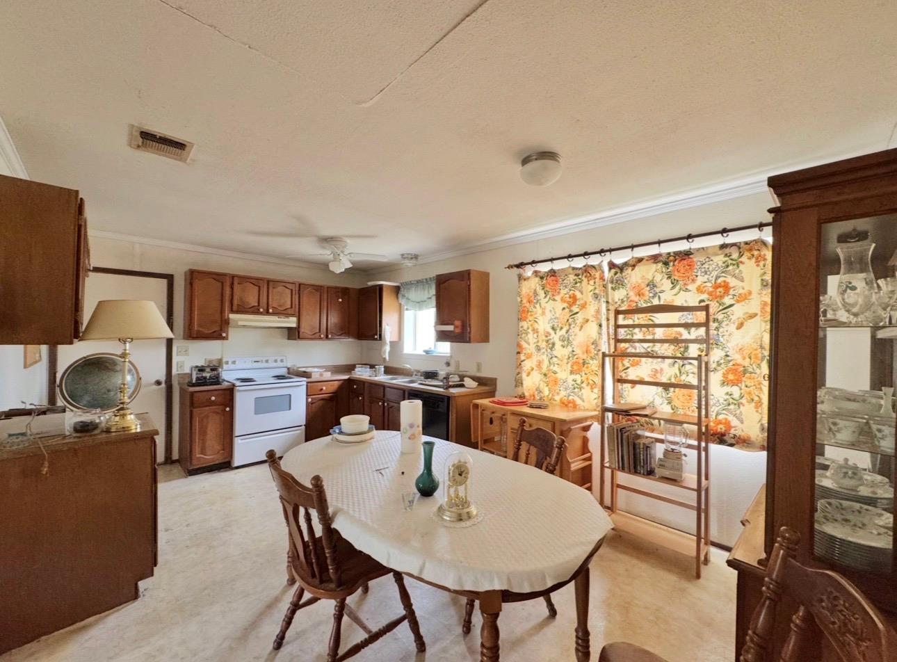 789 Upper Elgin River Rd, Elgin, TX 78621