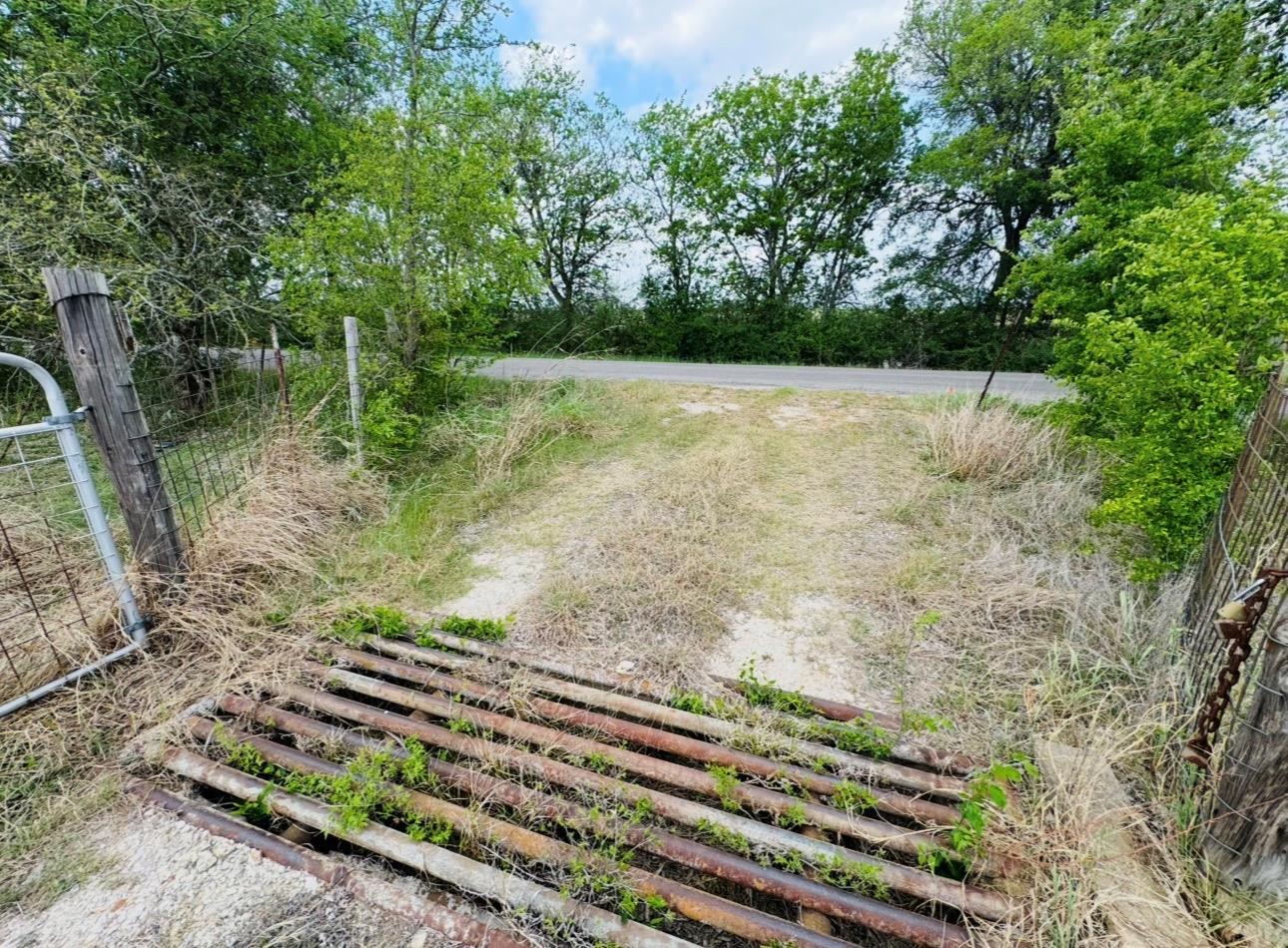 789 Upper Elgin River Rd, Elgin, TX 78621