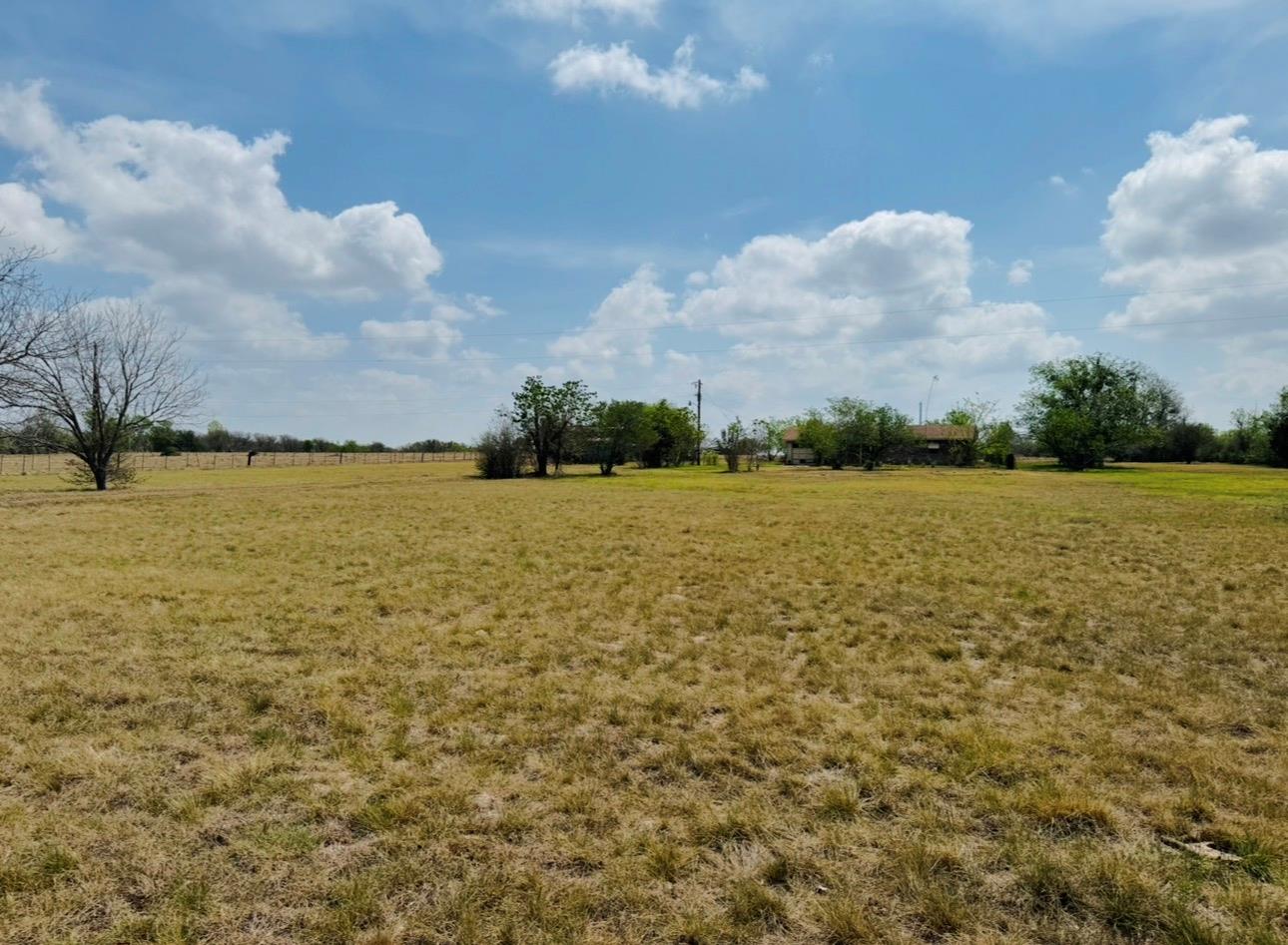 789 Upper Elgin River Rd, Elgin, TX 78621