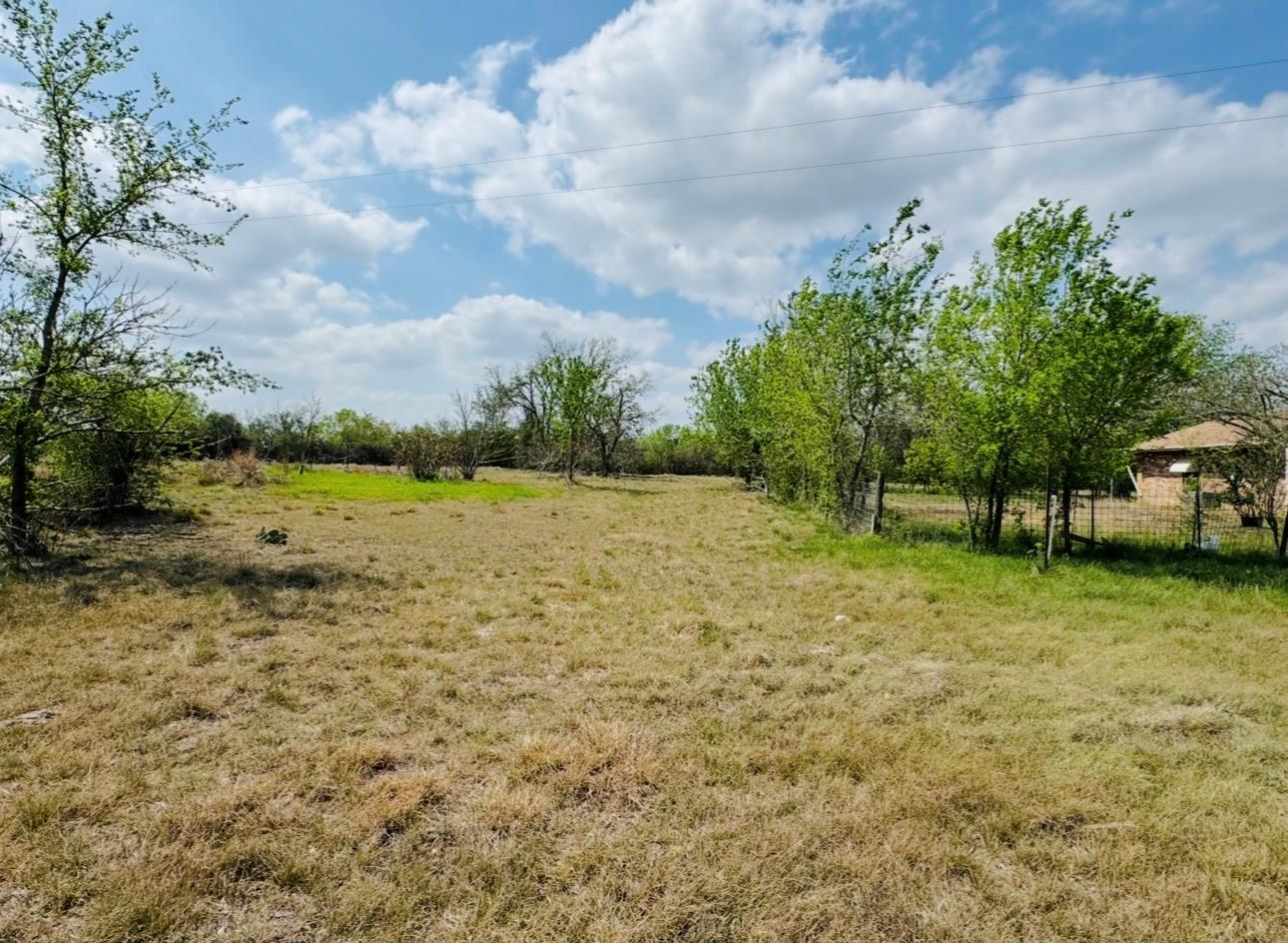 789 Upper Elgin River Rd, Elgin, TX 78621