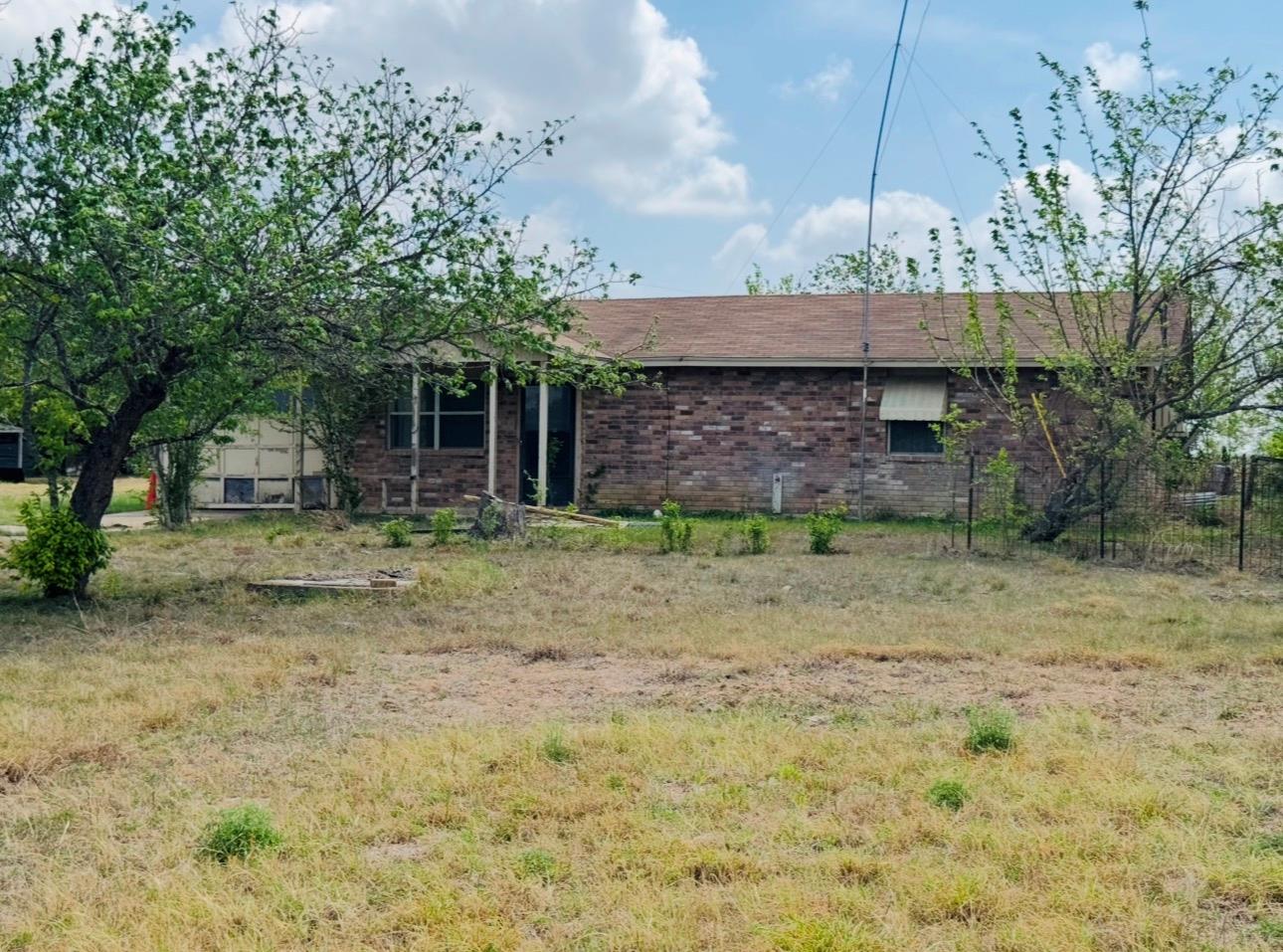 789 Upper Elgin River Rd, Elgin, TX 78621