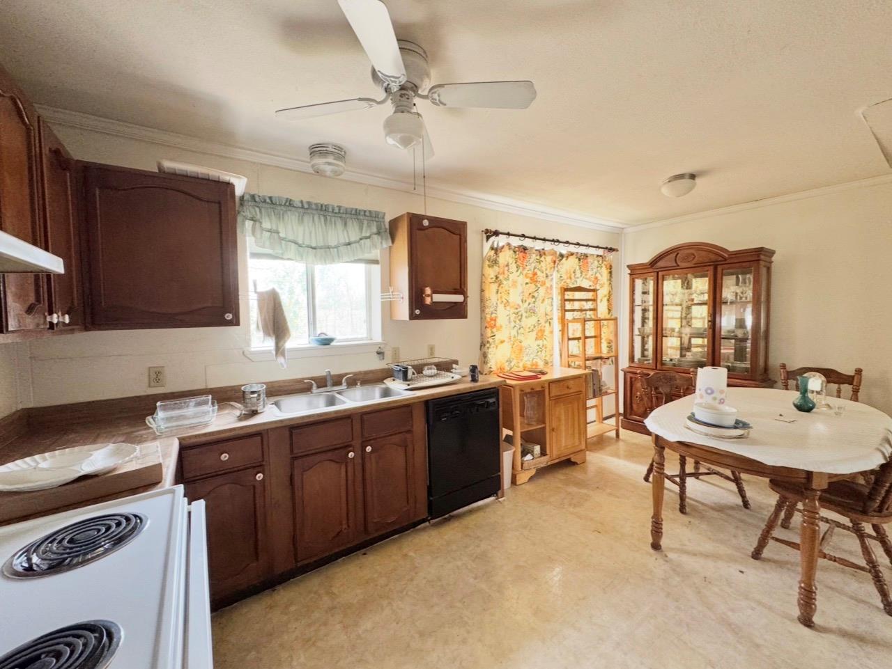 789 Upper Elgin River Rd, Elgin, TX 78621