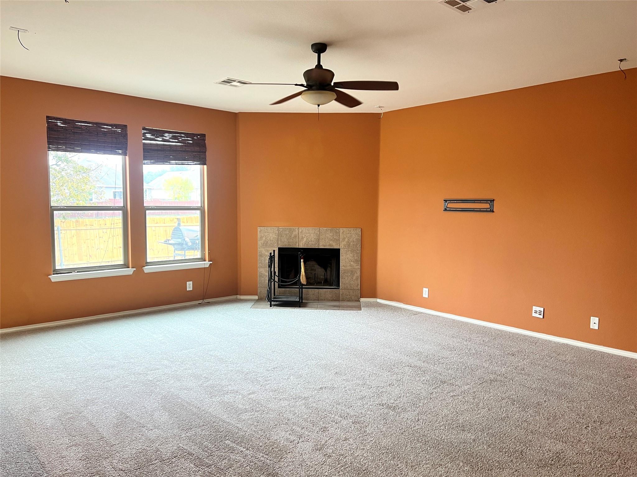 160 Mistletoe Ln, Kyle, TX 78640