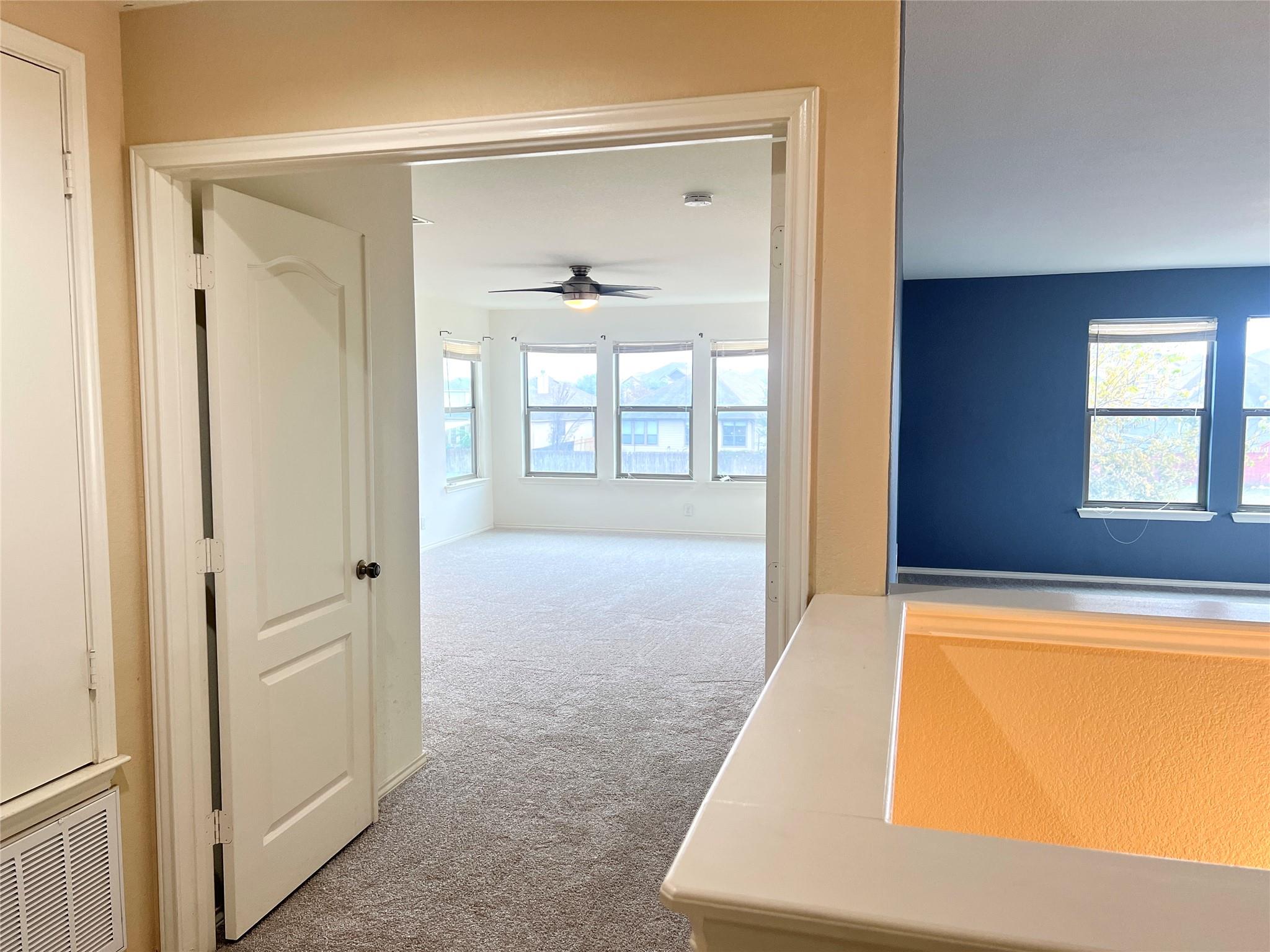 160 Mistletoe Ln, Kyle, TX 78640