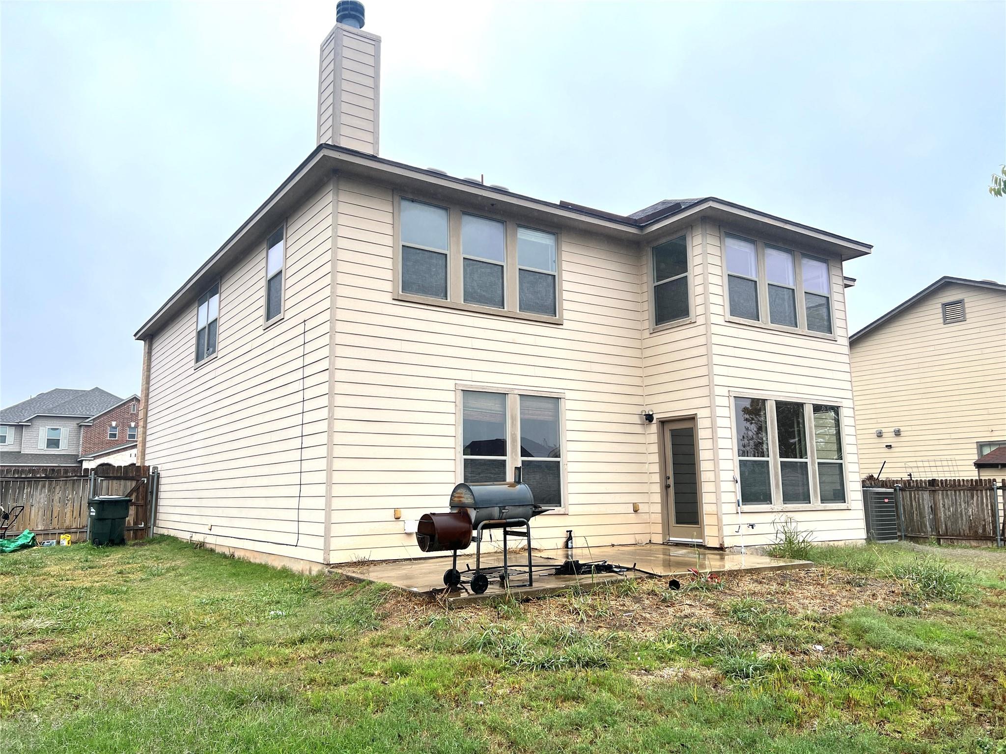 160 Mistletoe Ln, Kyle, TX 78640