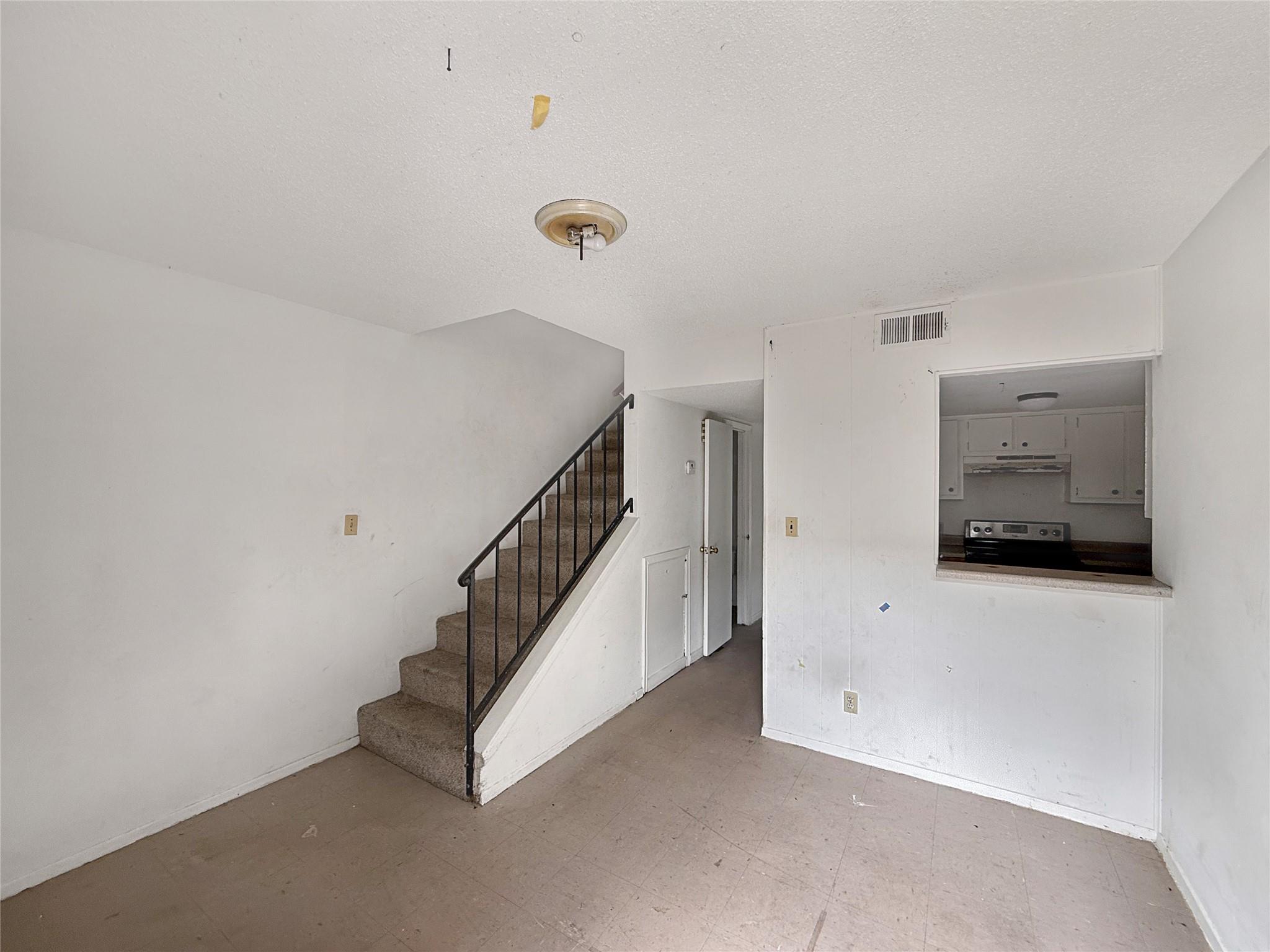 8611 Putnam Dr # 101, Austin, TX 78757