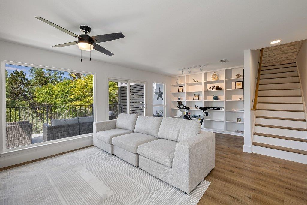 911 Electra, Lakeway, TX 78734