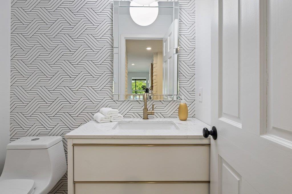 911 Electra, Lakeway, TX 78734