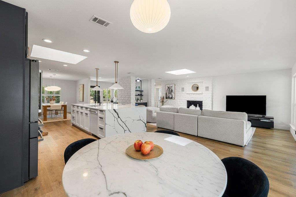 911 Electra, Lakeway, TX 78734