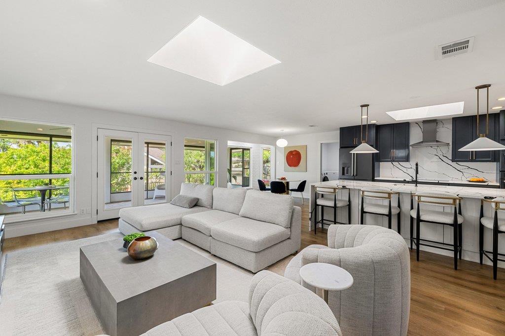 911 Electra, Lakeway, TX 78734