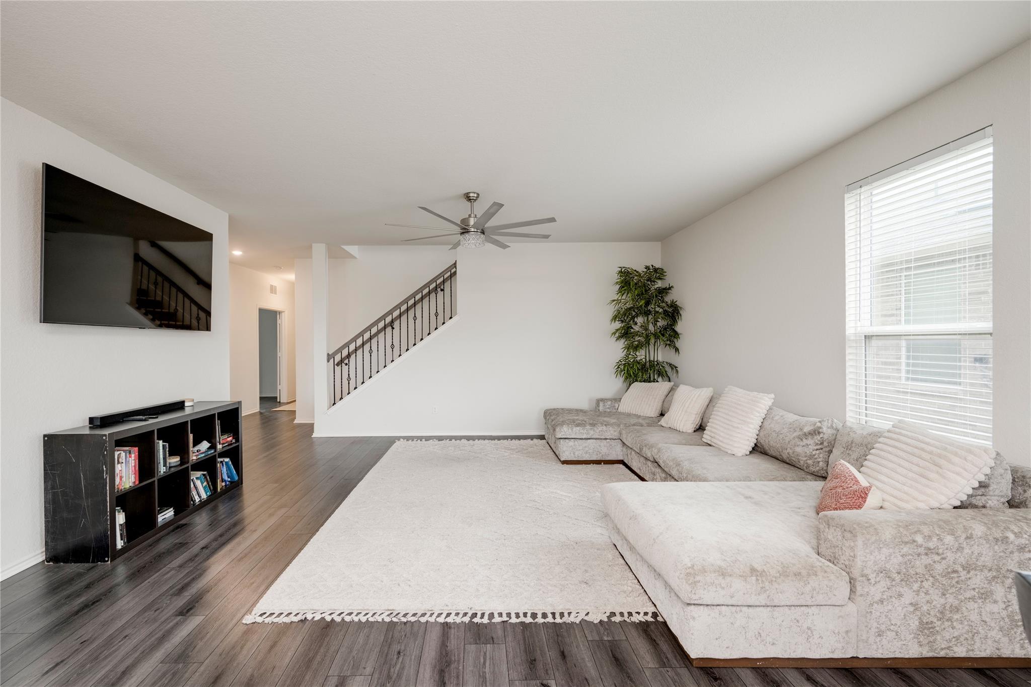 160 Sweetleaf Dr, Buda, TX 78610