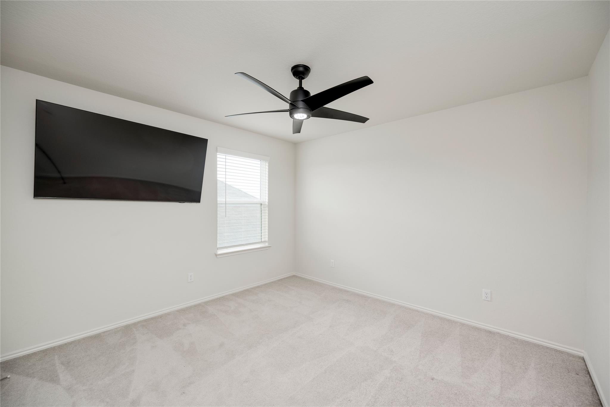 160 Sweetleaf Dr, Buda, TX 78610