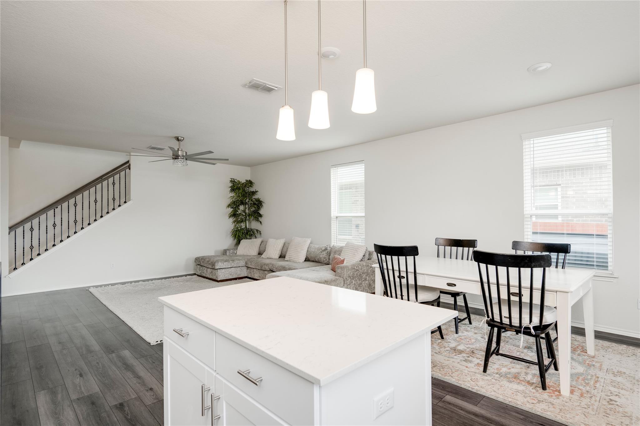 160 Sweetleaf Dr, Buda, TX 78610