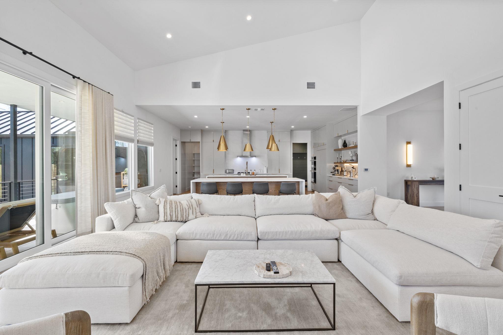 3205 Dolphin Dr, Austin, TX 78704