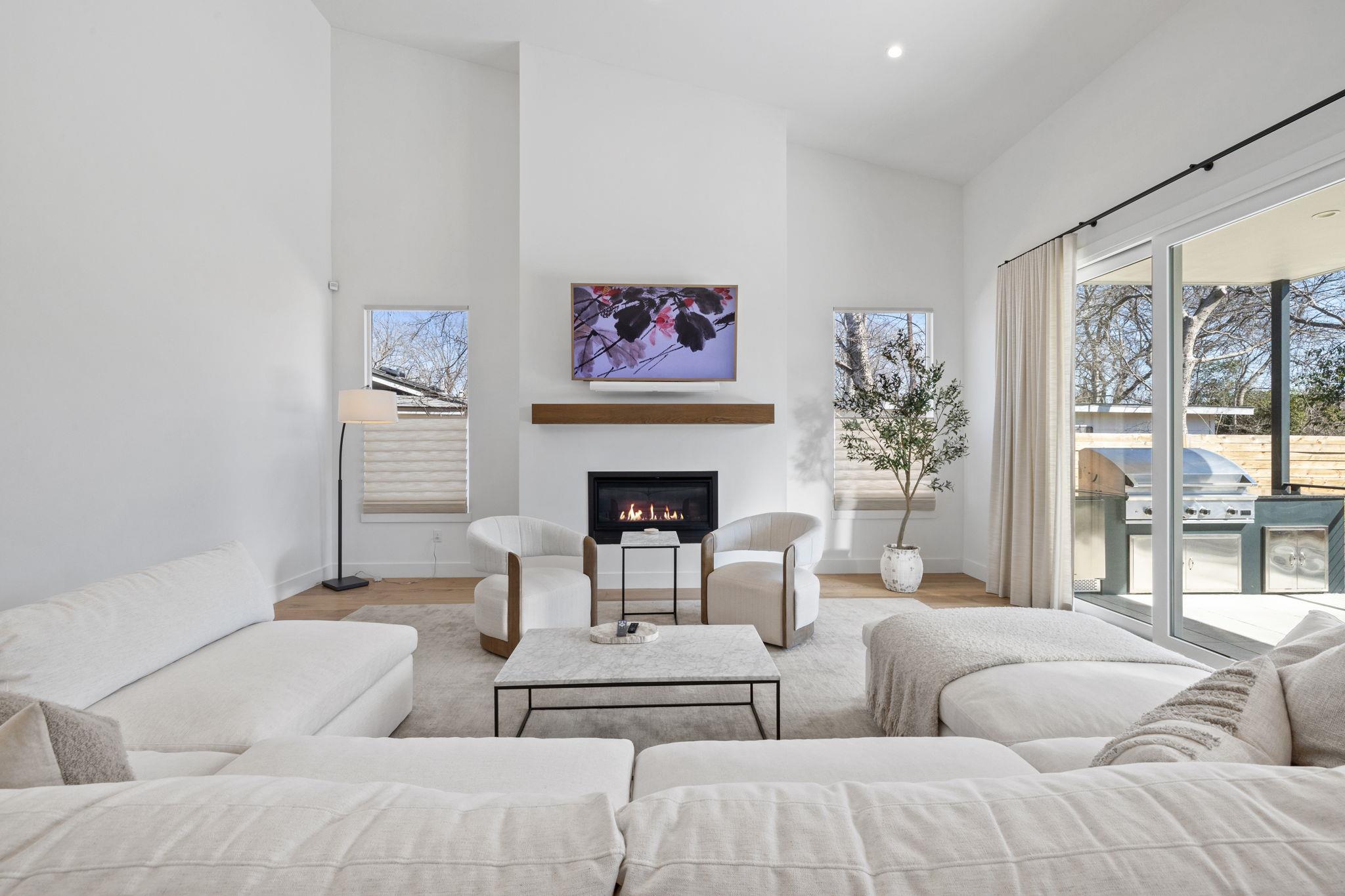 3205 Dolphin Dr, Austin, TX 78704