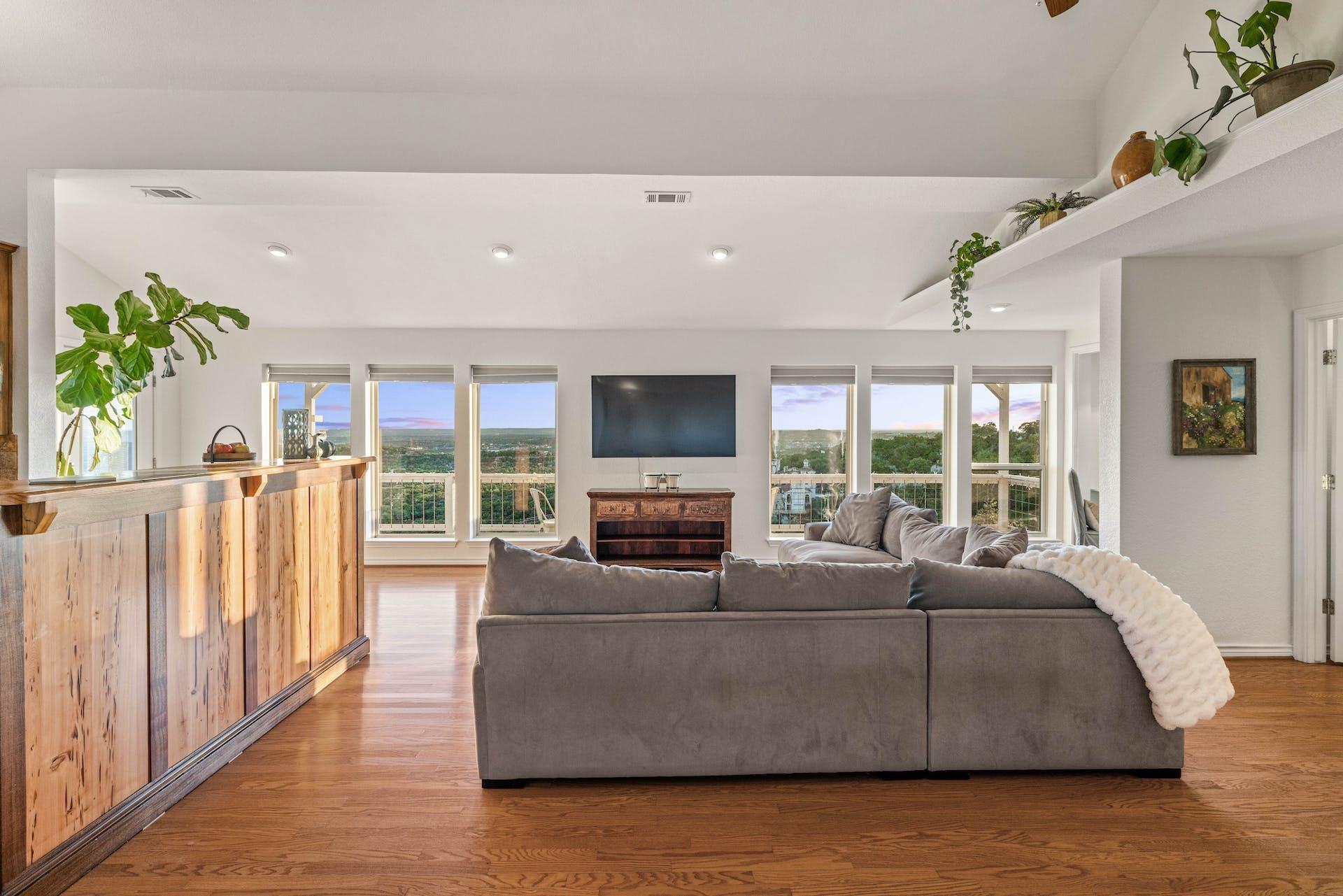 8132 Breeze Way, Jonestown, TX 78645