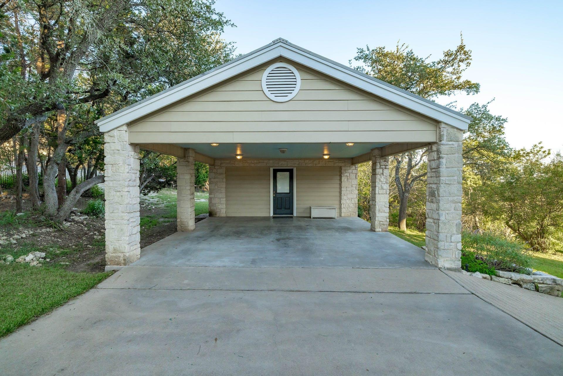 8132 Breeze Way, Jonestown, TX 78645