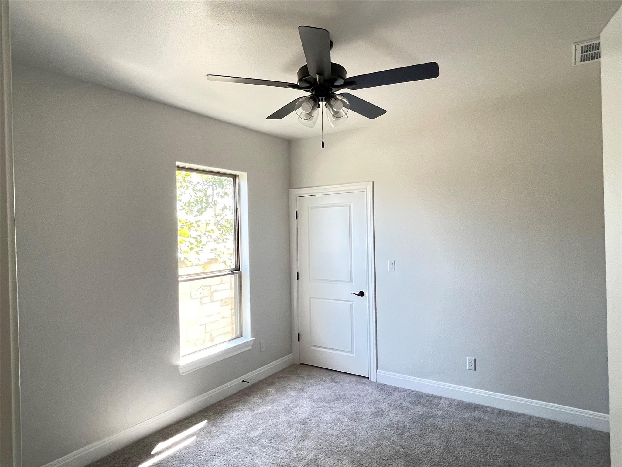 104 Creek Point Dr, Georgetown, TX 78628