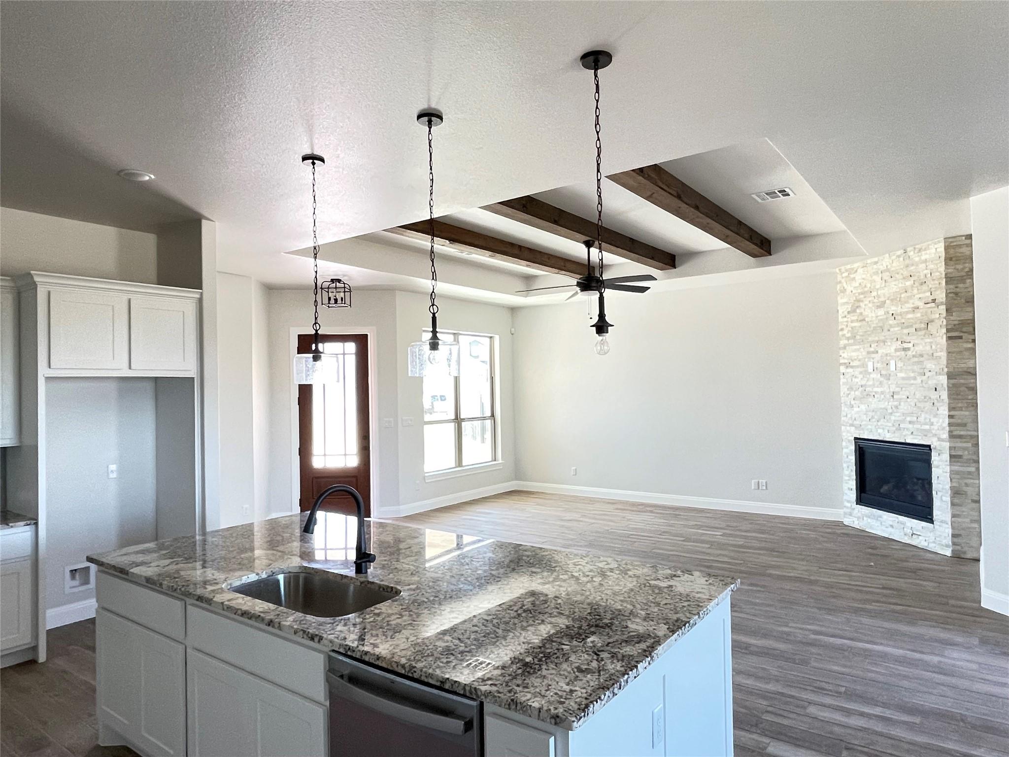 104 Creek Point Dr, Georgetown, TX 78628