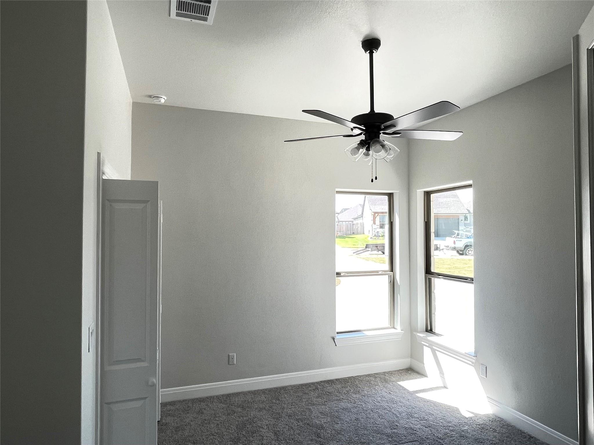 104 Creek Point Dr, Georgetown, TX 78628