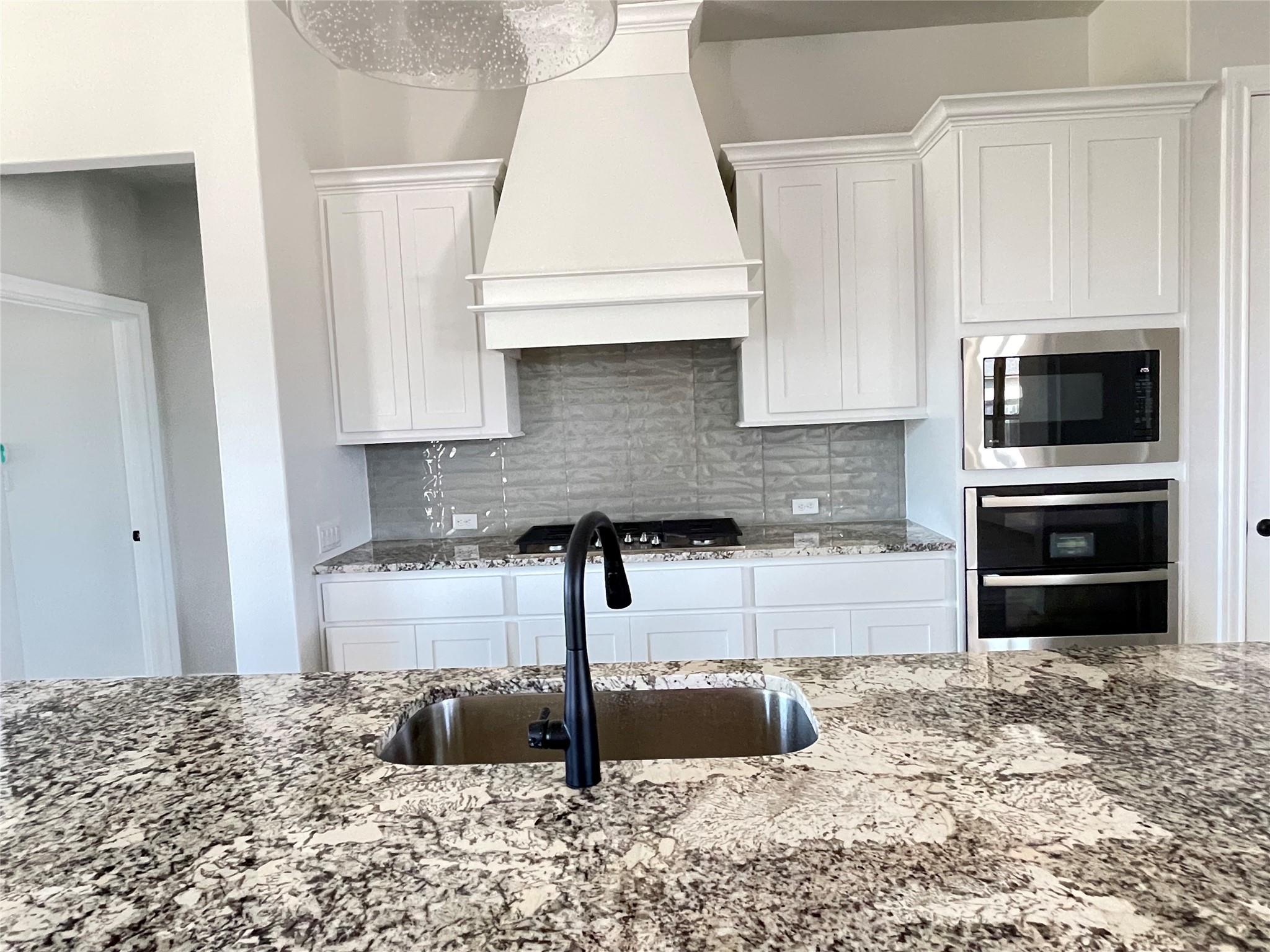 104 Creek Point Dr, Georgetown, TX 78628