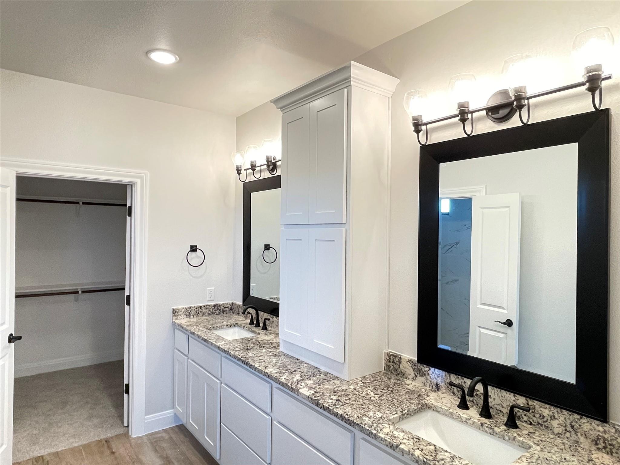 104 Creek Point Dr, Georgetown, TX 78628