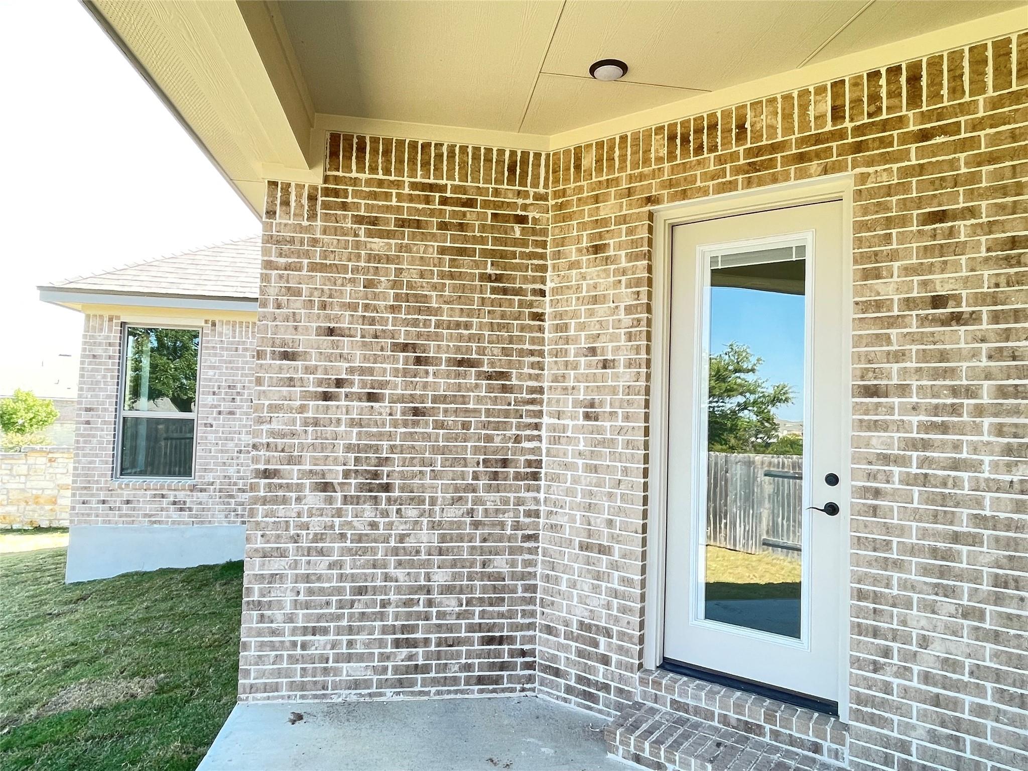 104 Creek Point Dr, Georgetown, TX 78628