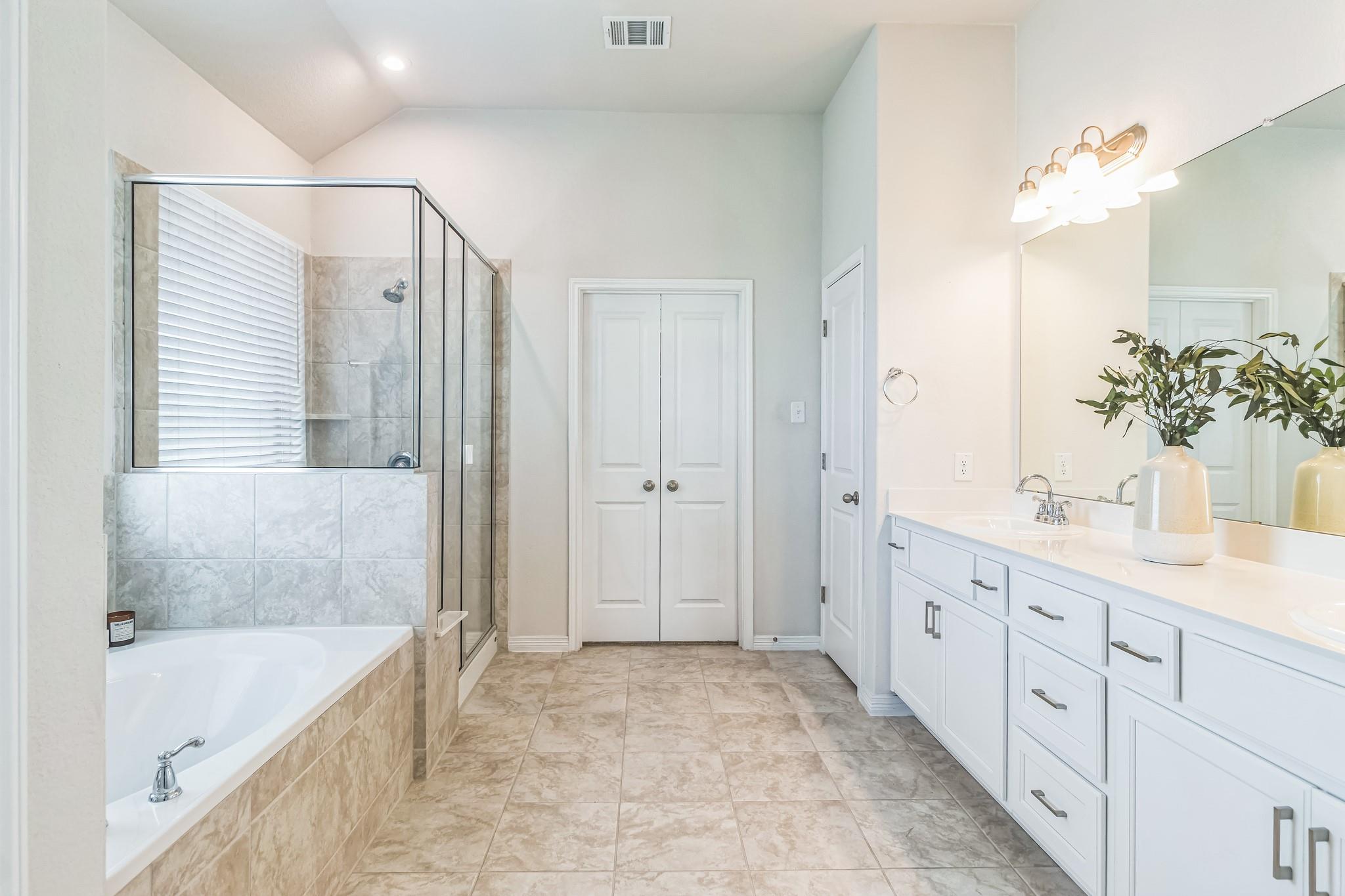 7901 Sunrise Ravine Pass, Lago Vista, TX 78645