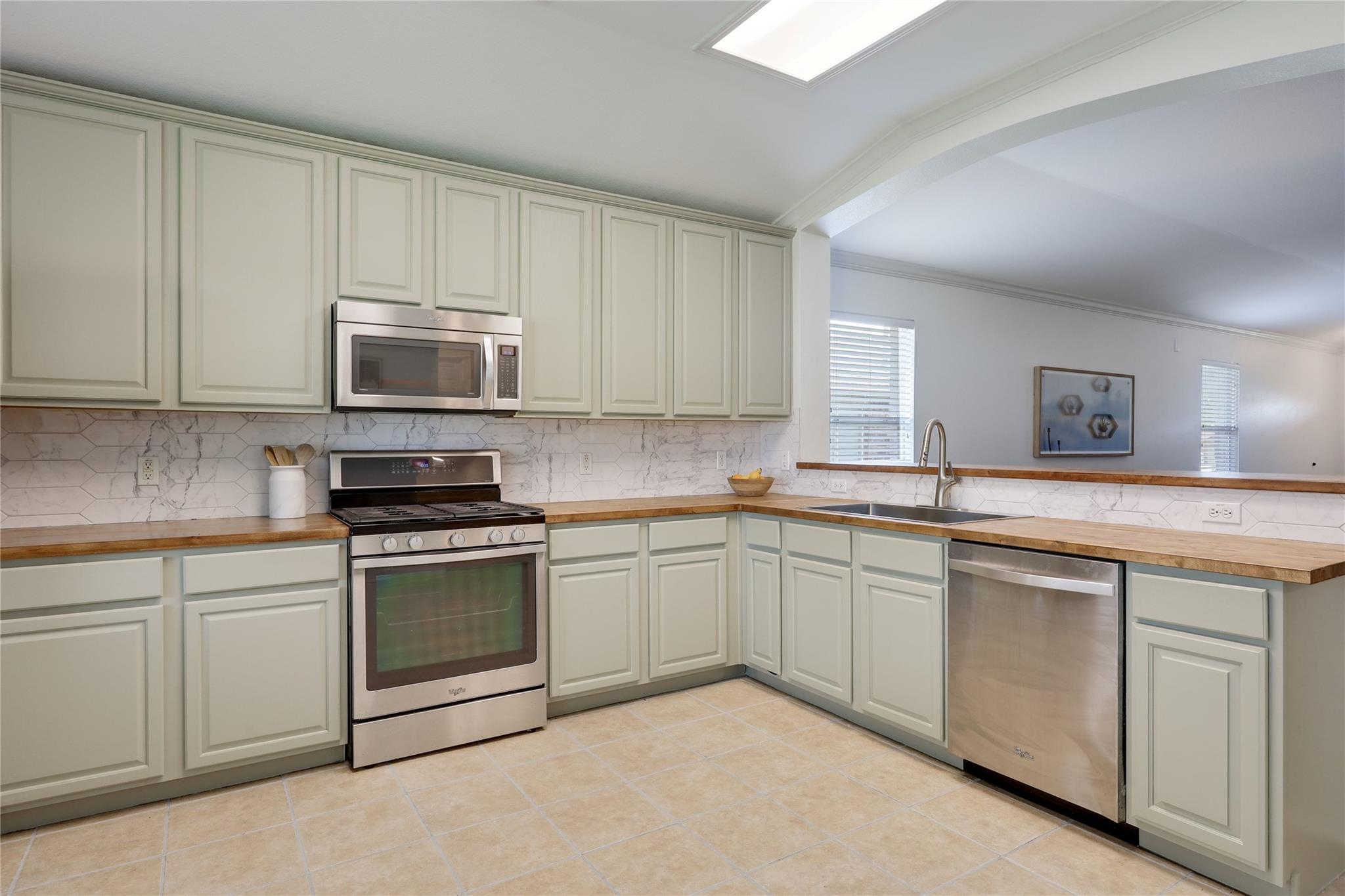 1903 Mir Woods Dr, Leander, TX 78641