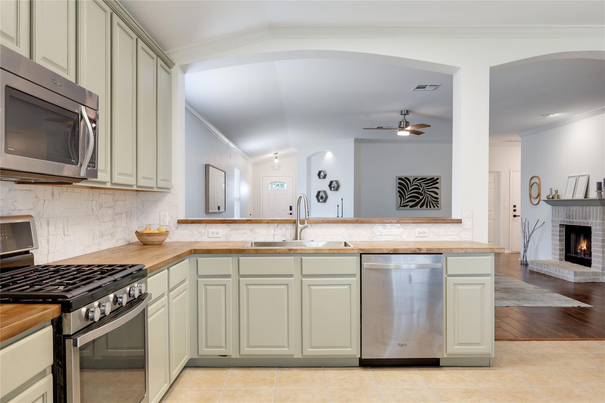 1903 Mir Woods Dr, Leander, TX 78641