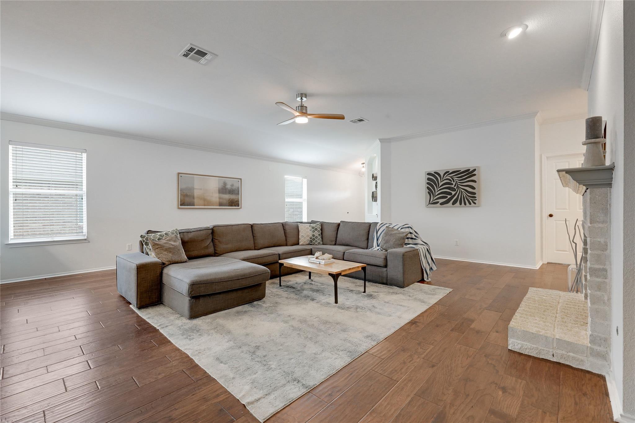 1903 Mir Woods Dr, Leander, TX 78641