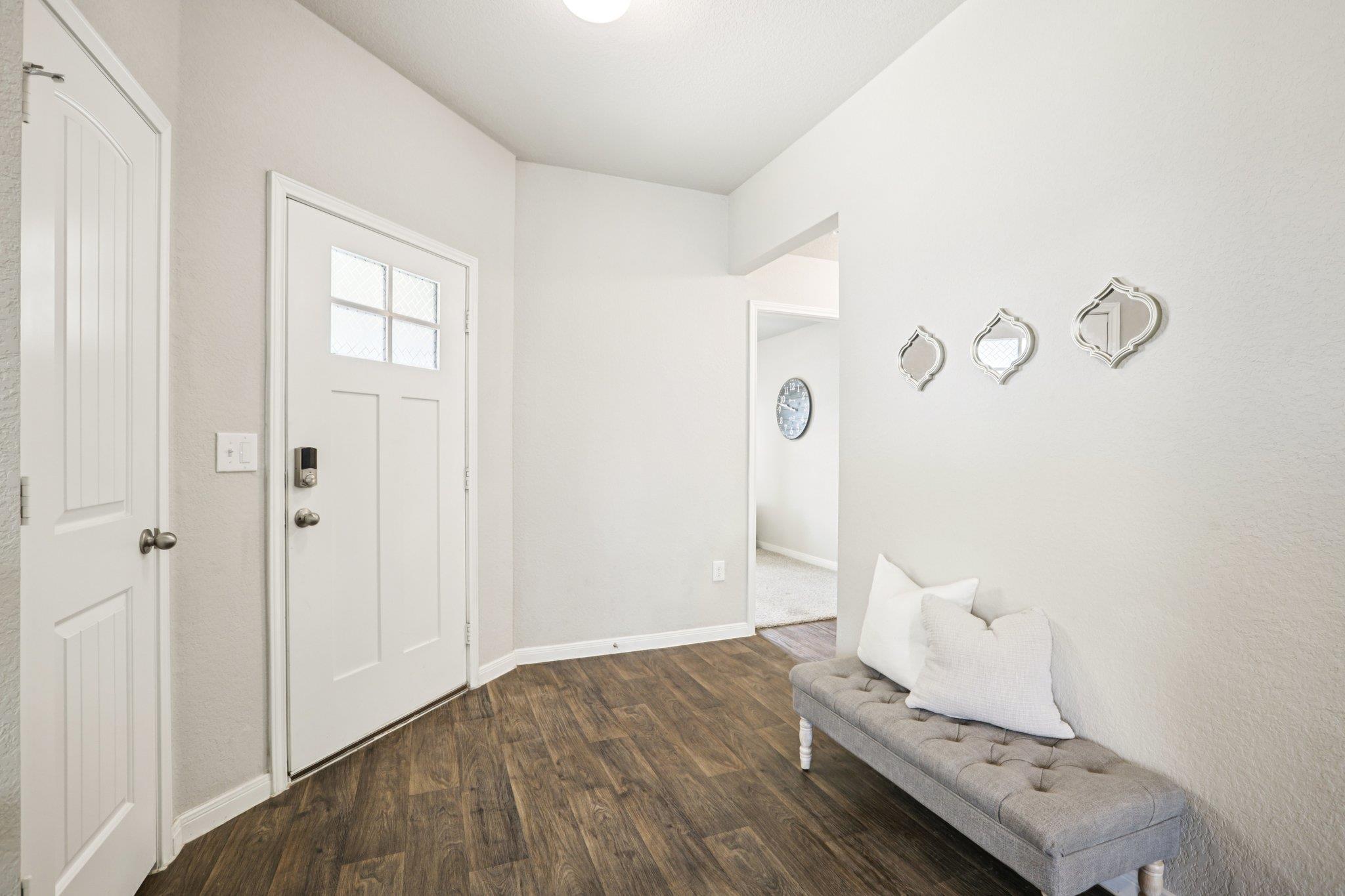 102 Harlan Dr, Hutto, TX 78634