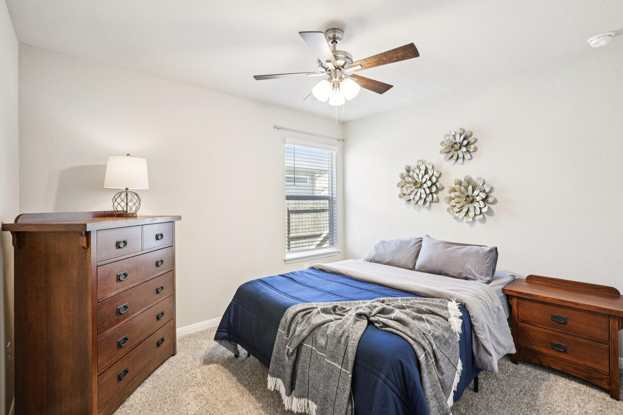 102 Harlan Dr, Hutto, TX 78634