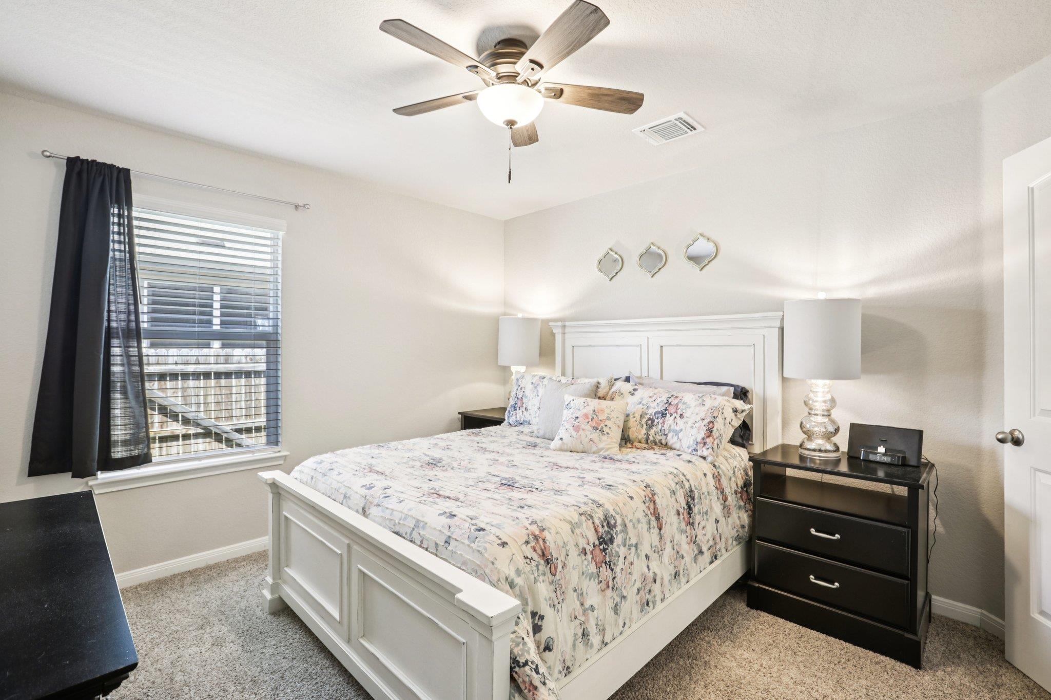 102 Harlan Dr, Hutto, TX 78634