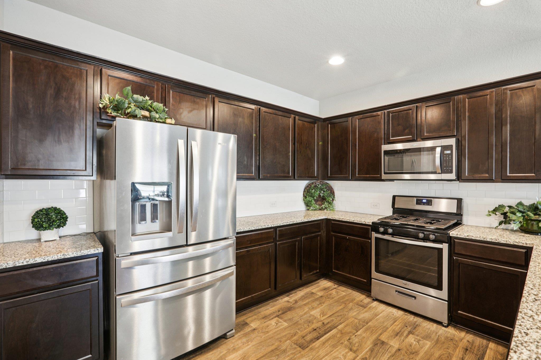 102 Harlan Dr, Hutto, TX 78634