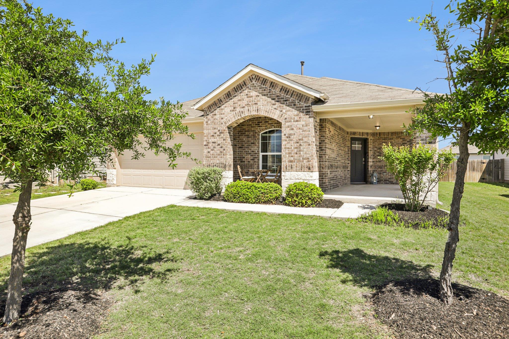 102 Harlan Dr, Hutto, TX 78634