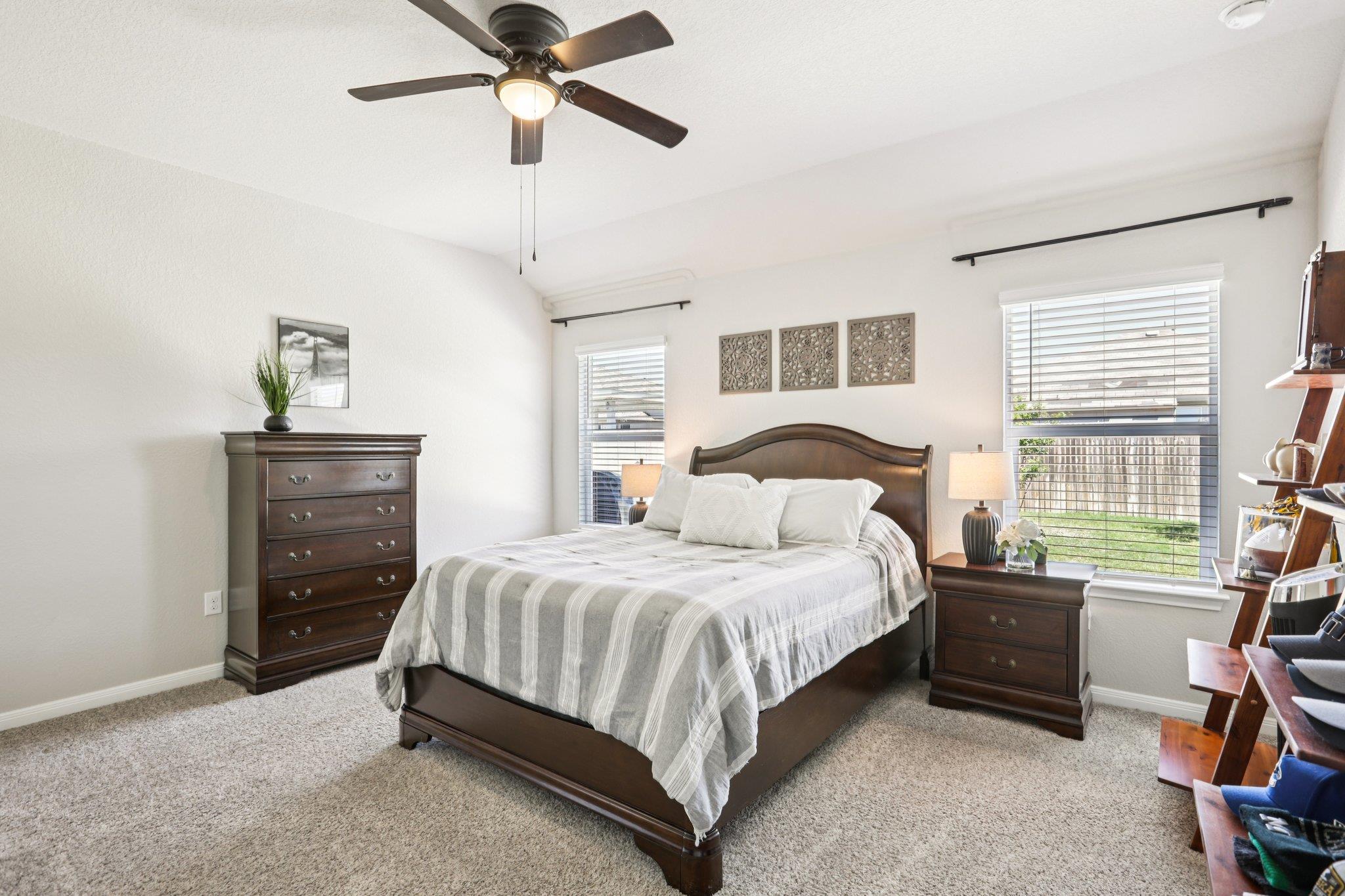 102 Harlan Dr, Hutto, TX 78634