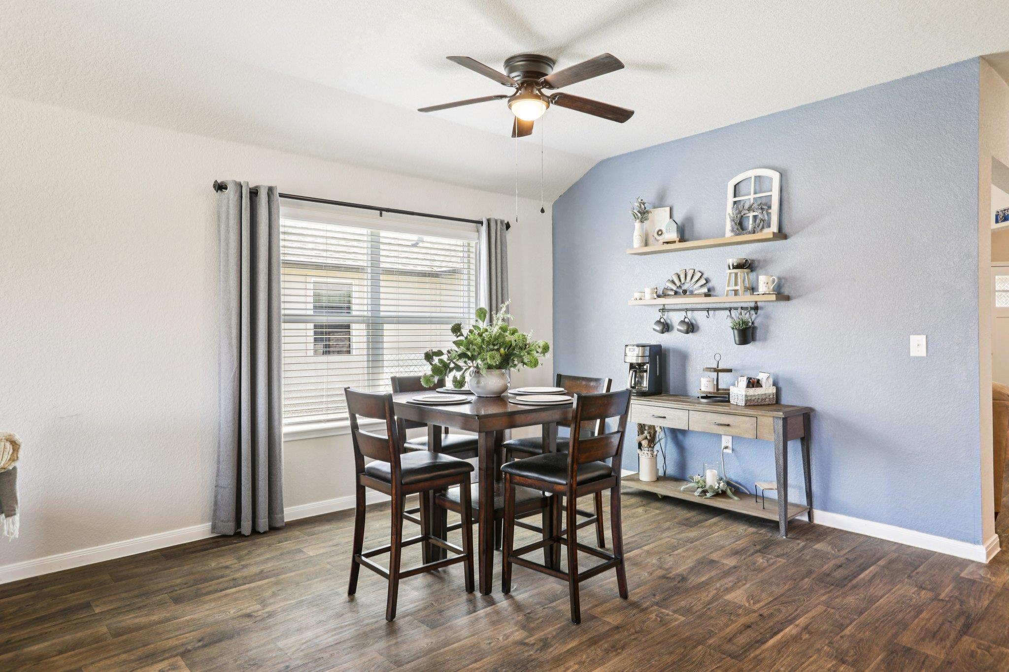 102 Harlan Dr, Hutto, TX 78634