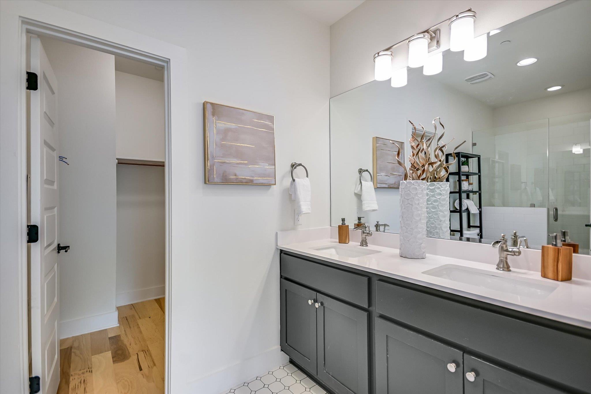 1121 Walton Ln # B, Austin, TX 78721