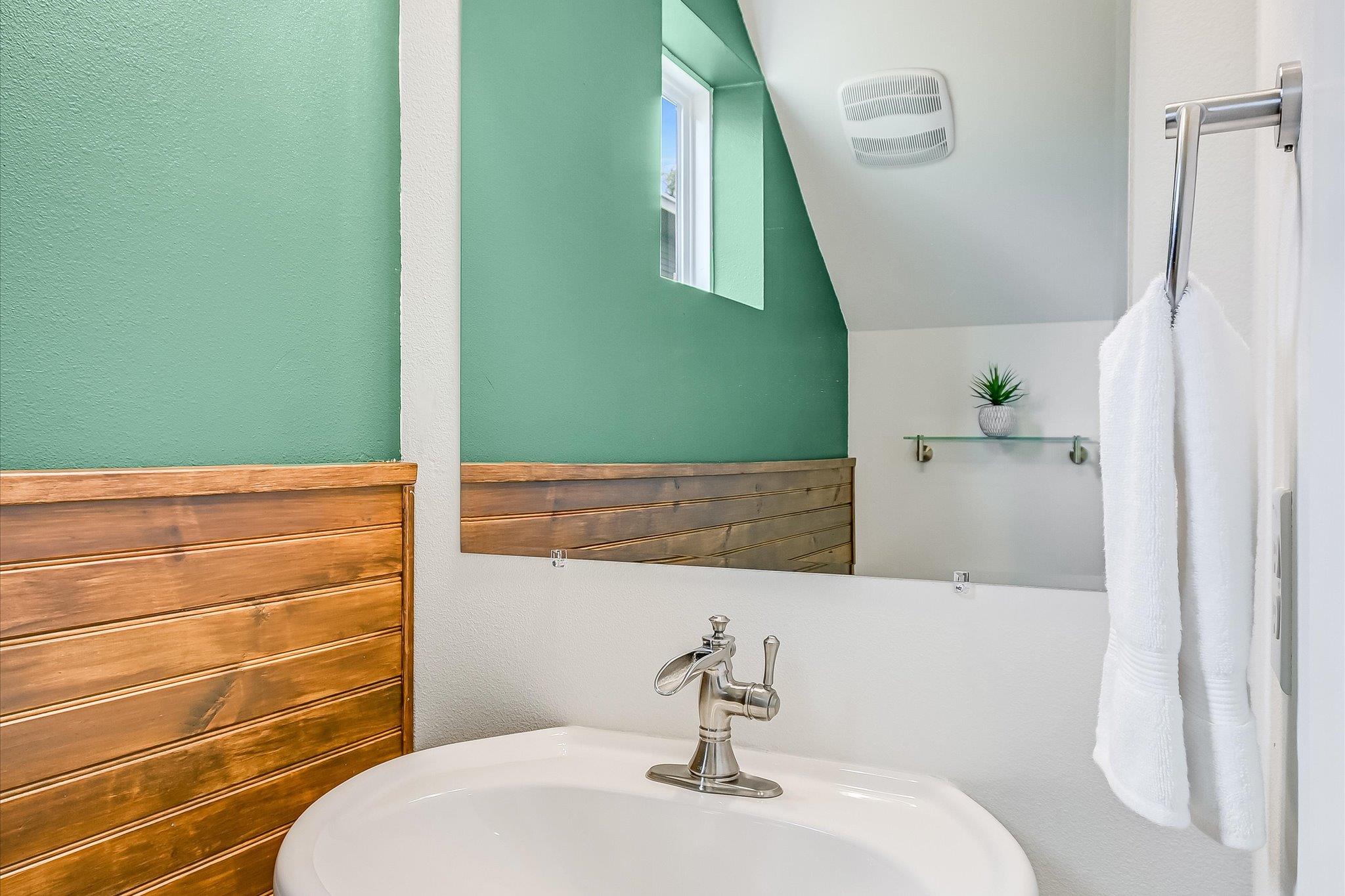 1121 Walton Ln # B, Austin, TX 78721