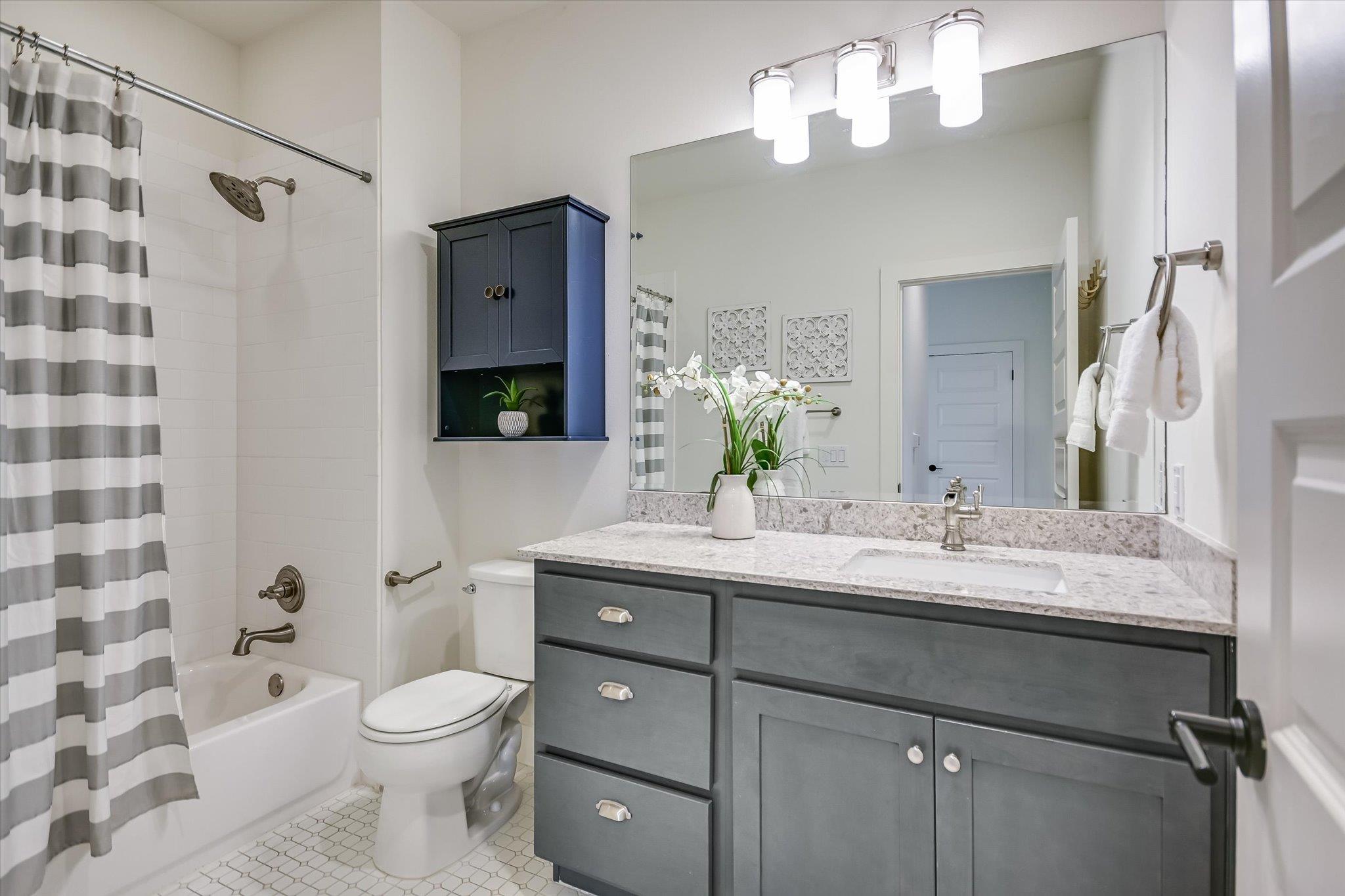 1121 Walton Ln # B, Austin, TX 78721