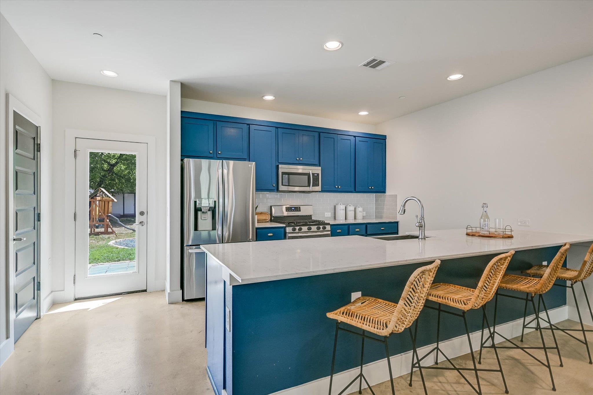 1121 Walton Ln # B, Austin, TX 78721