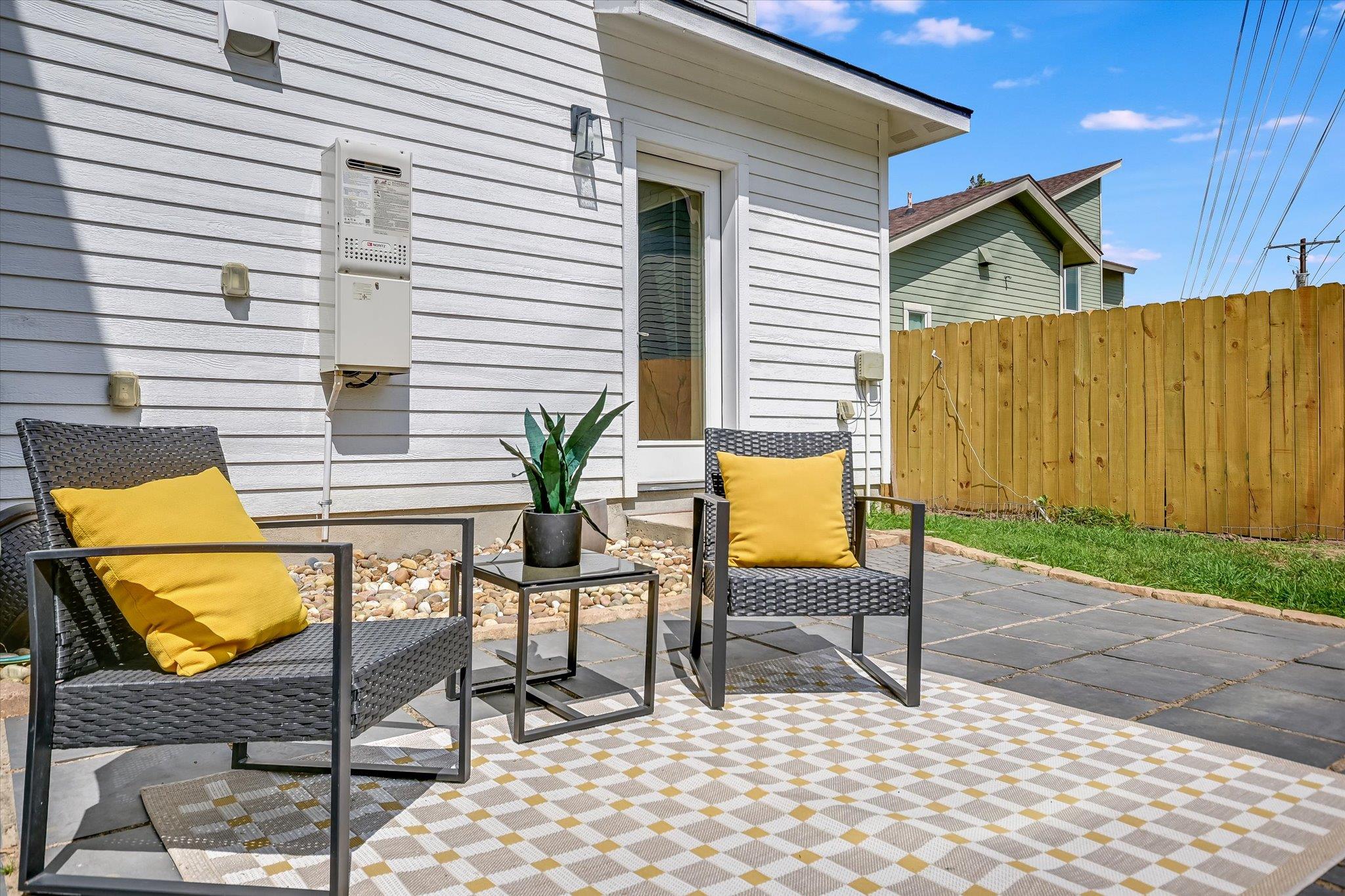 1121 Walton Ln # B, Austin, TX 78721