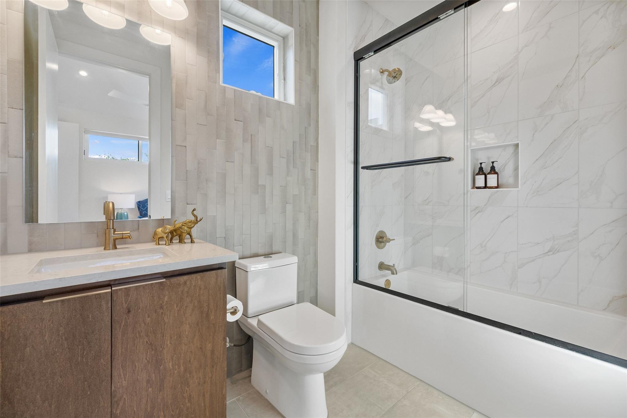 900 S 2nd St # 22, Austin, TX 78704