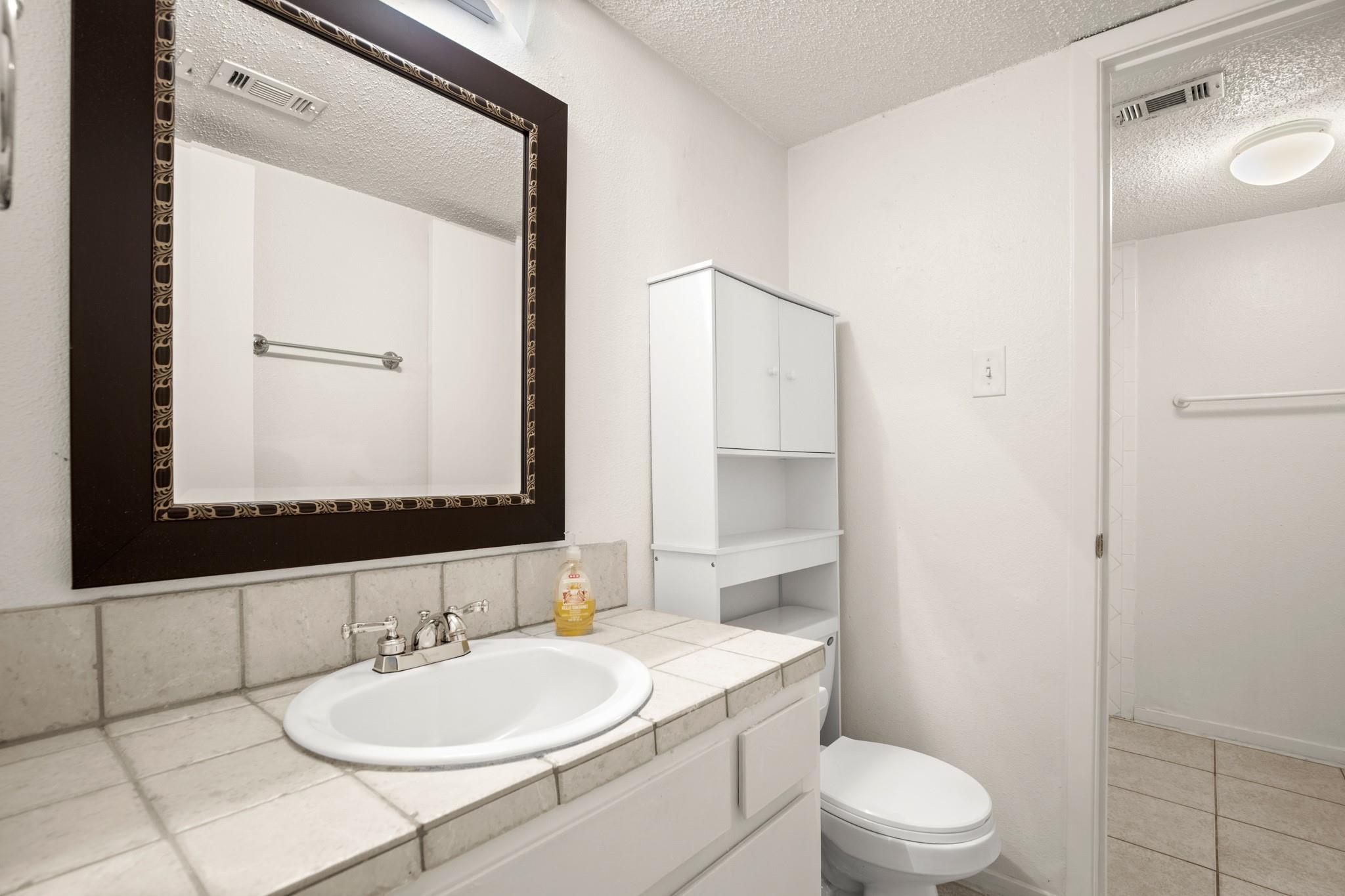 2122 Hancock Dr # 110, Austin, TX 78756