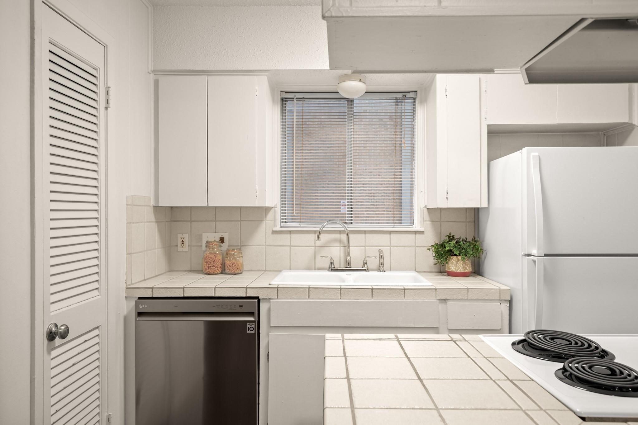 2122 Hancock Dr # 110, Austin, TX 78756