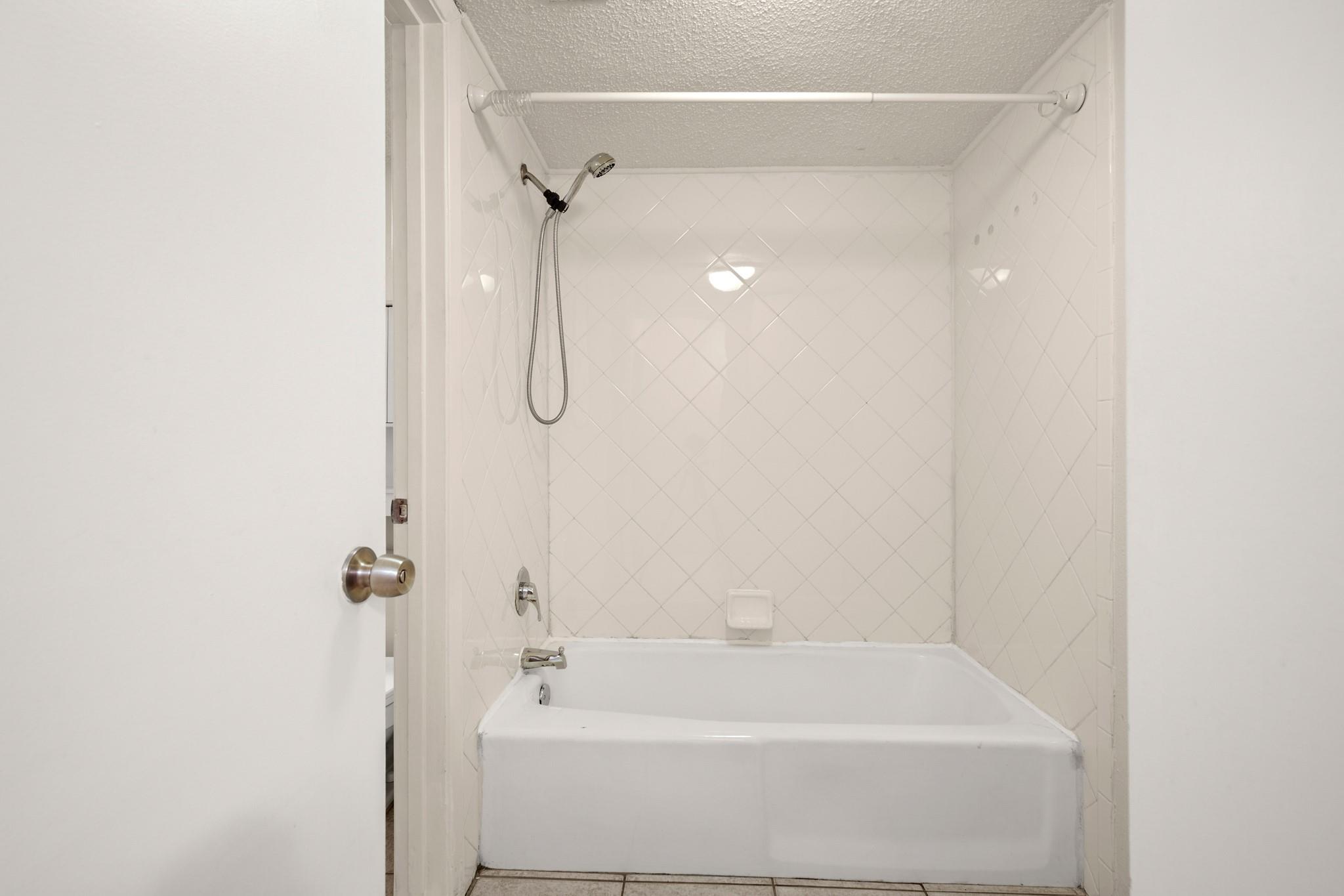 2122 Hancock Dr # 110, Austin, TX 78756