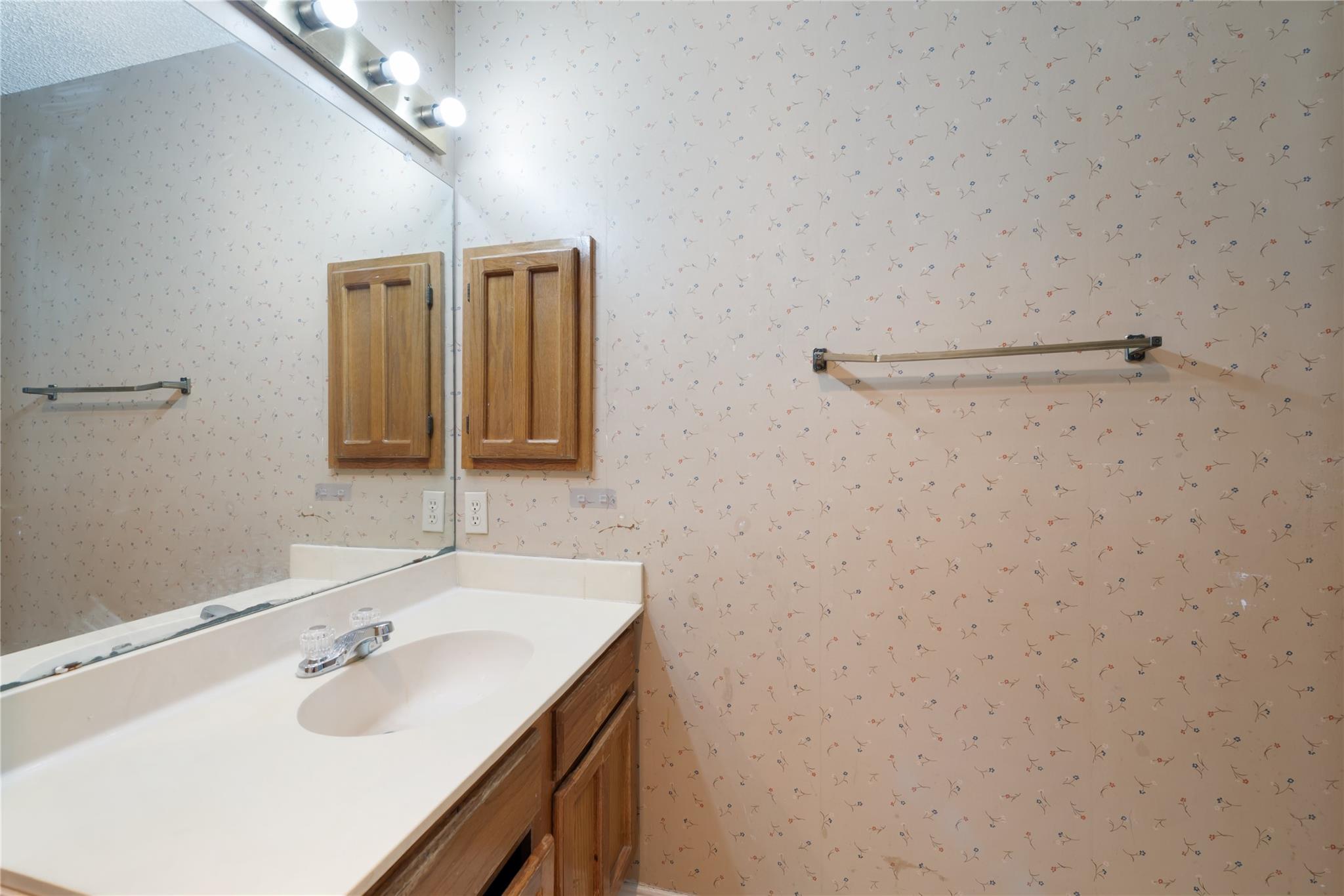 1202 Thorpe Ln # 216, San Marcos, TX 78666