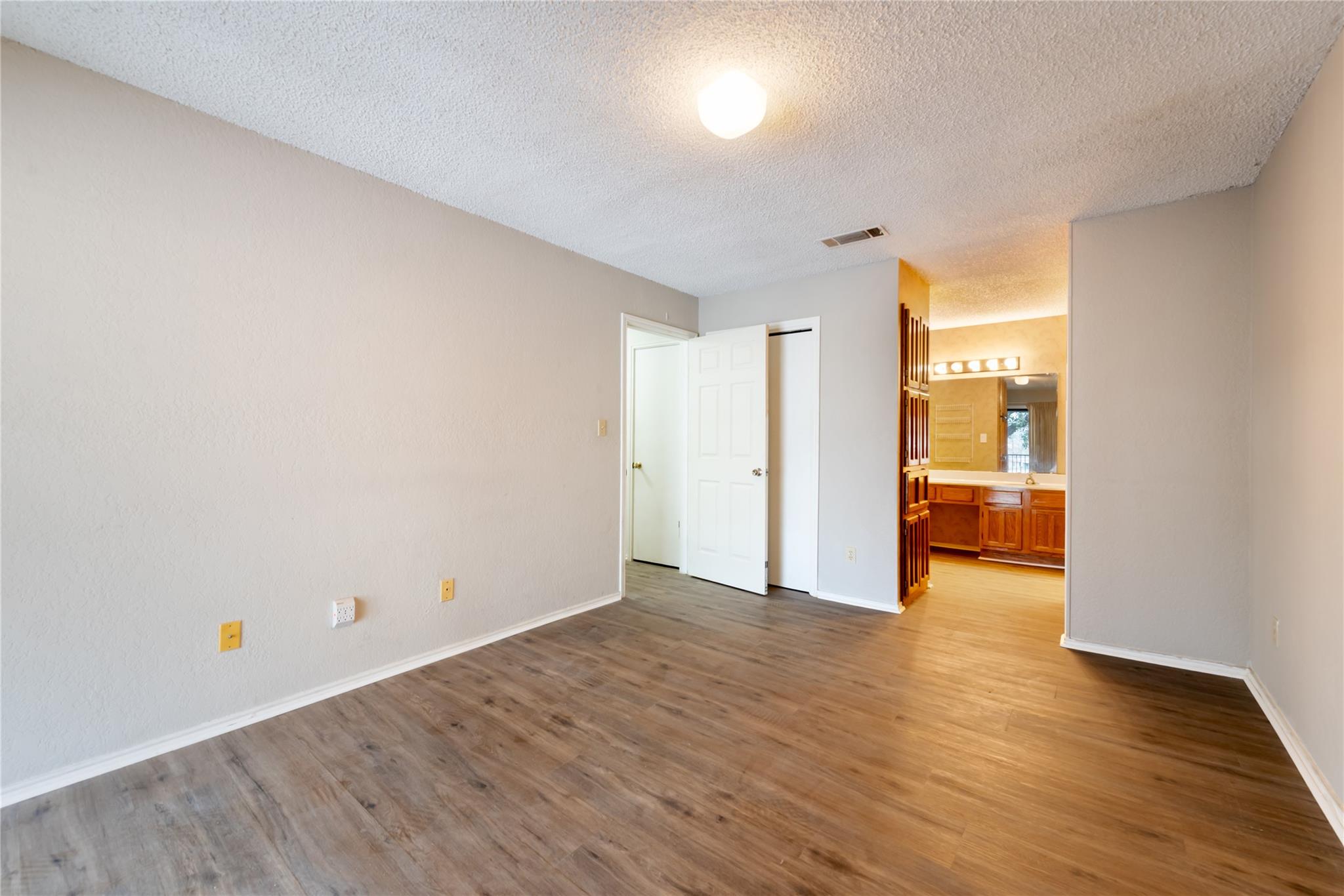 1202 Thorpe Ln # 216, San Marcos, TX 78666