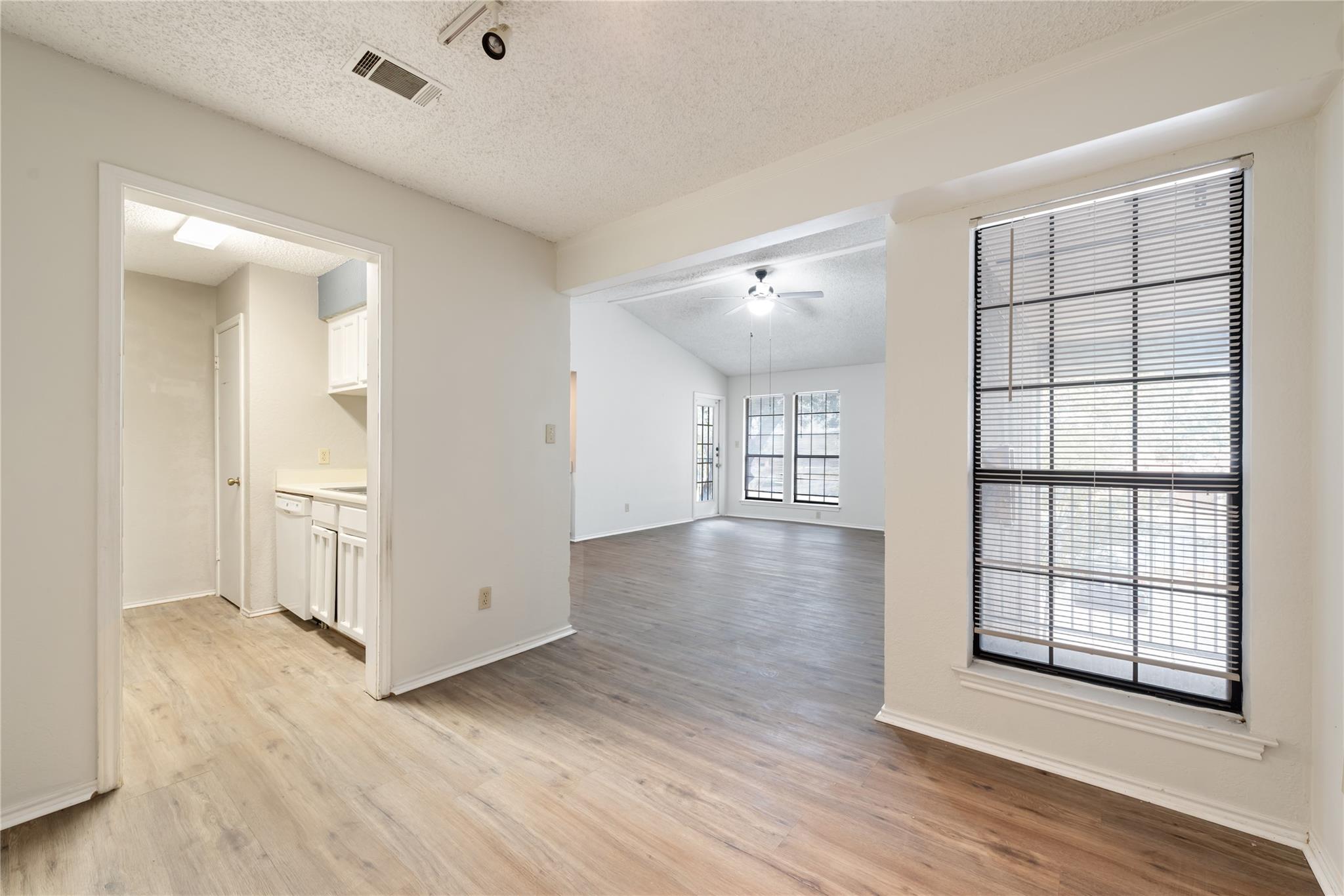 1202 Thorpe Ln # 216, San Marcos, TX 78666